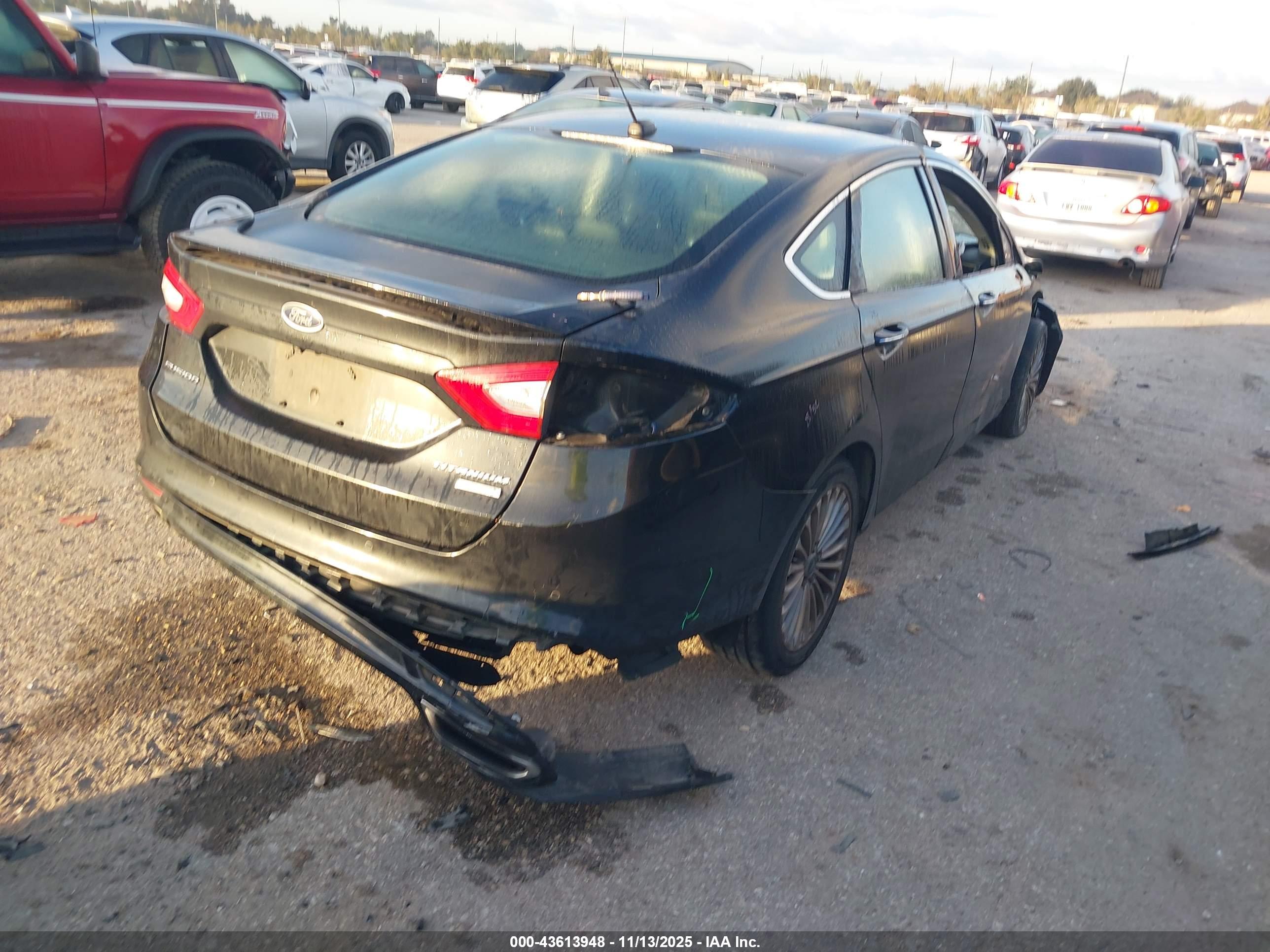 FORD FUSION image 4