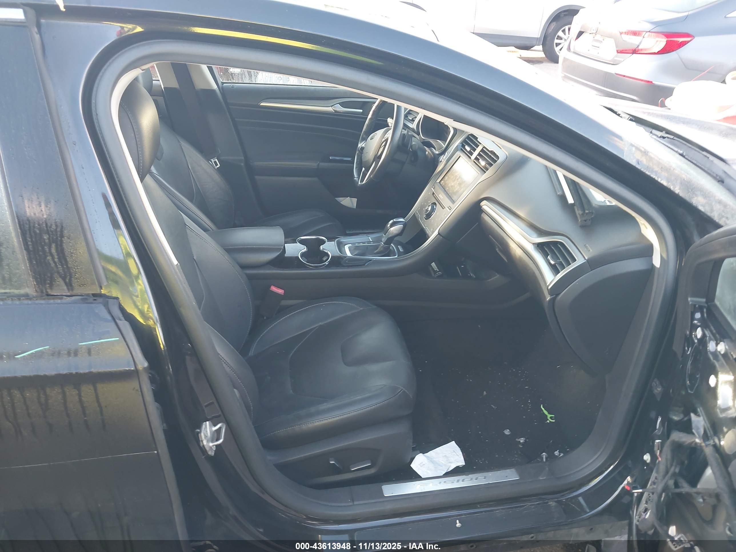 FORD FUSION image 5