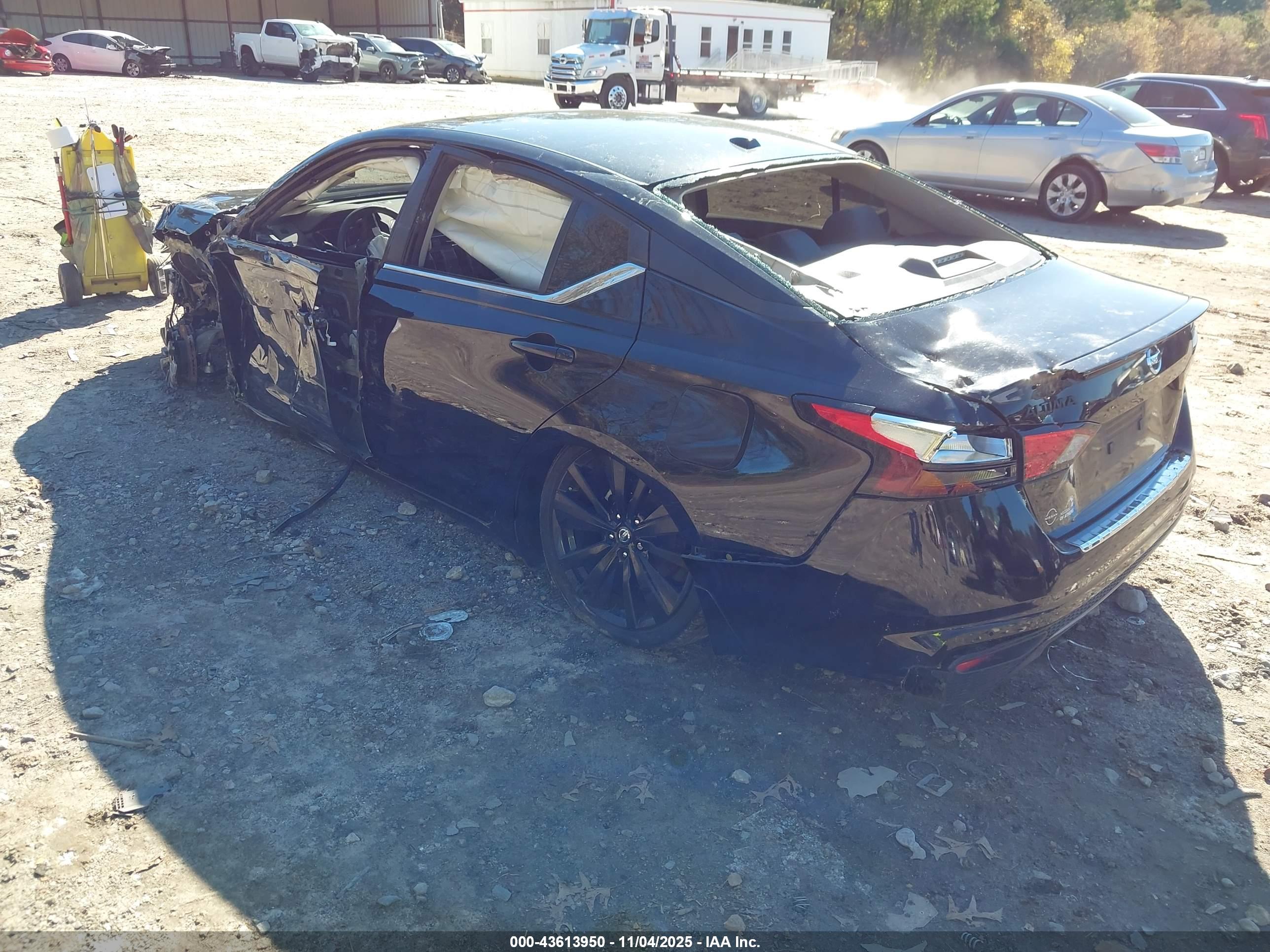 NISSAN ALTIMA image 3