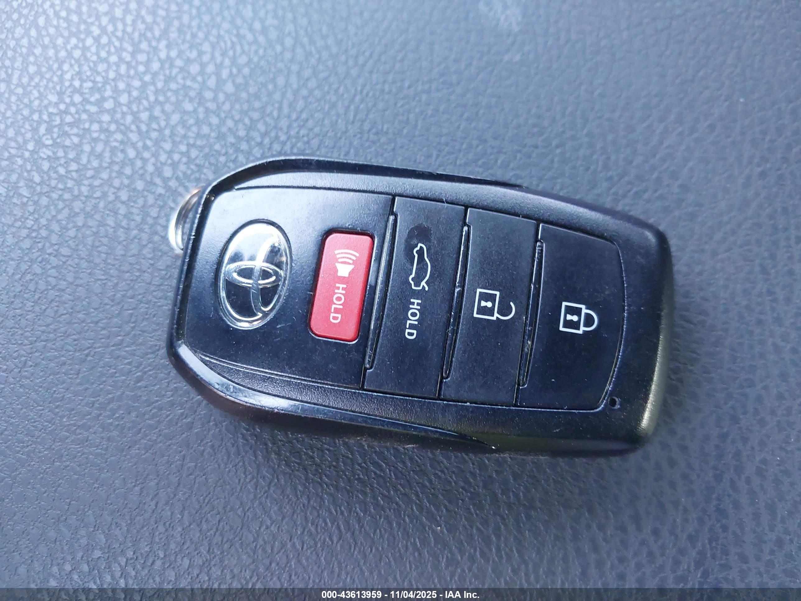 TOYOTA CAMRY image 11
