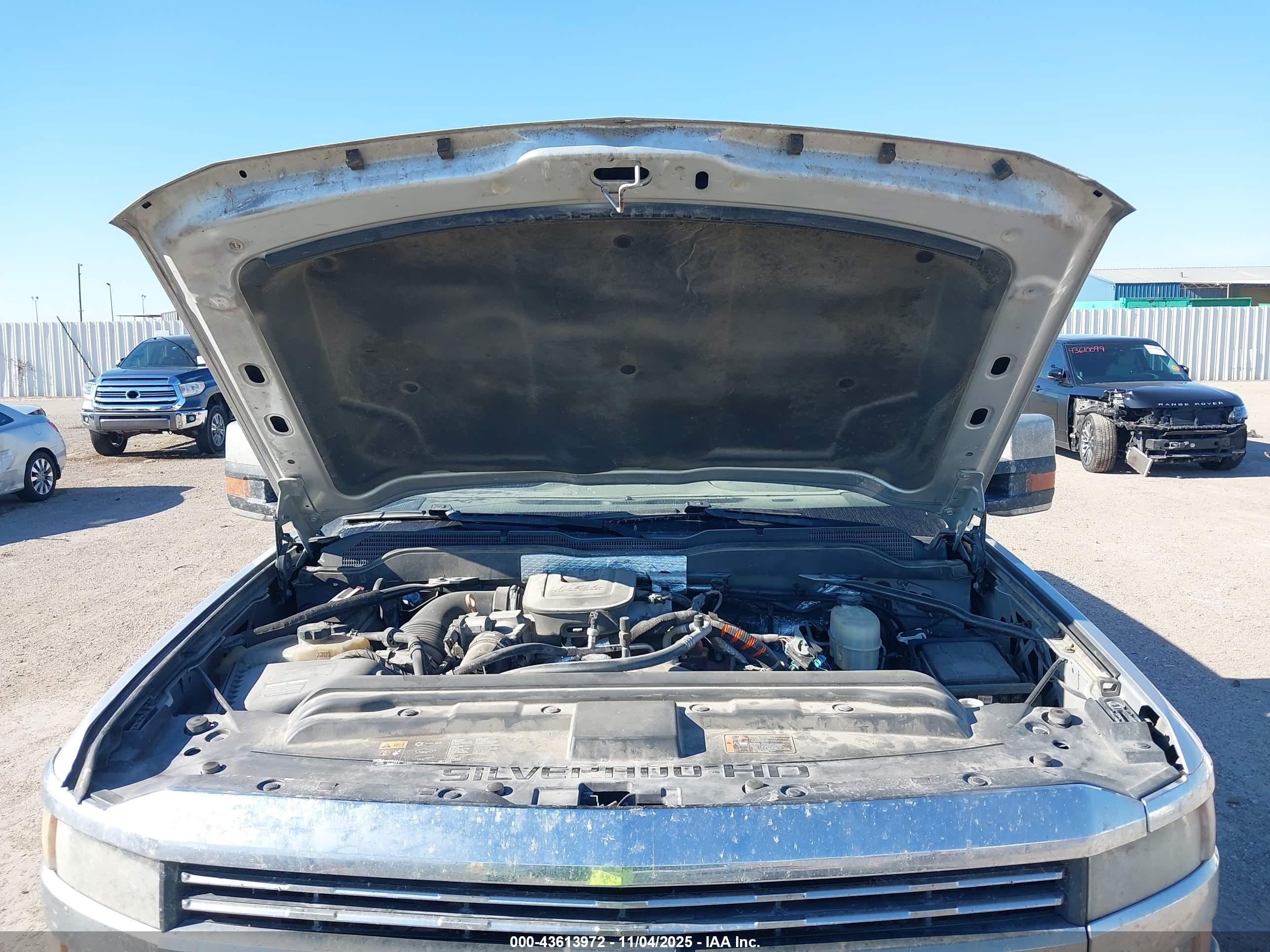 CHEVROLET SILVERADO image 10