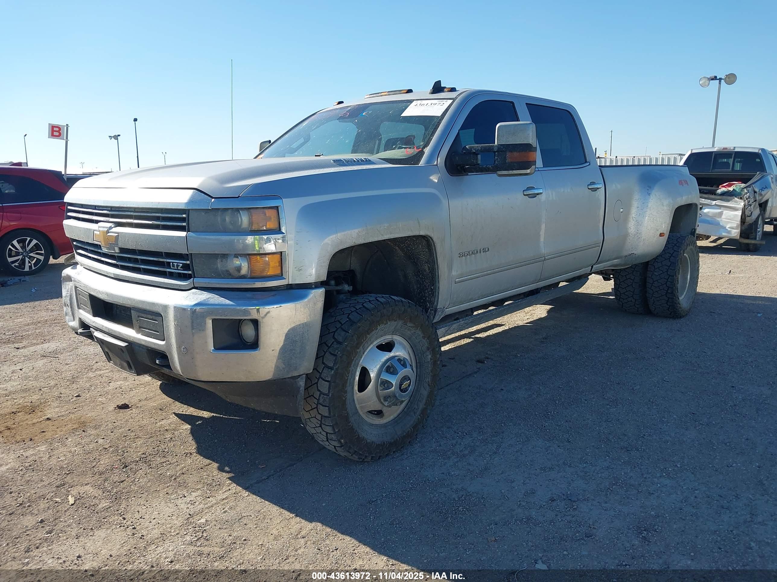 CHEVROLET SILVERADO image 2
