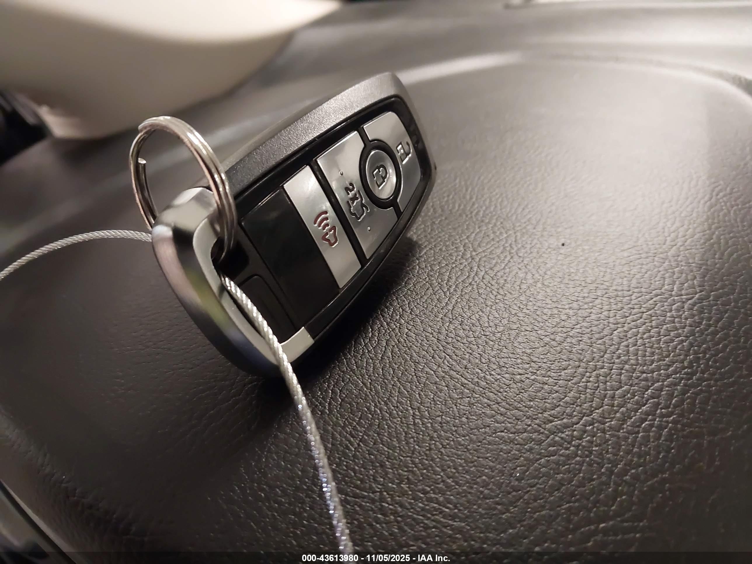 FORD FUSION image 11