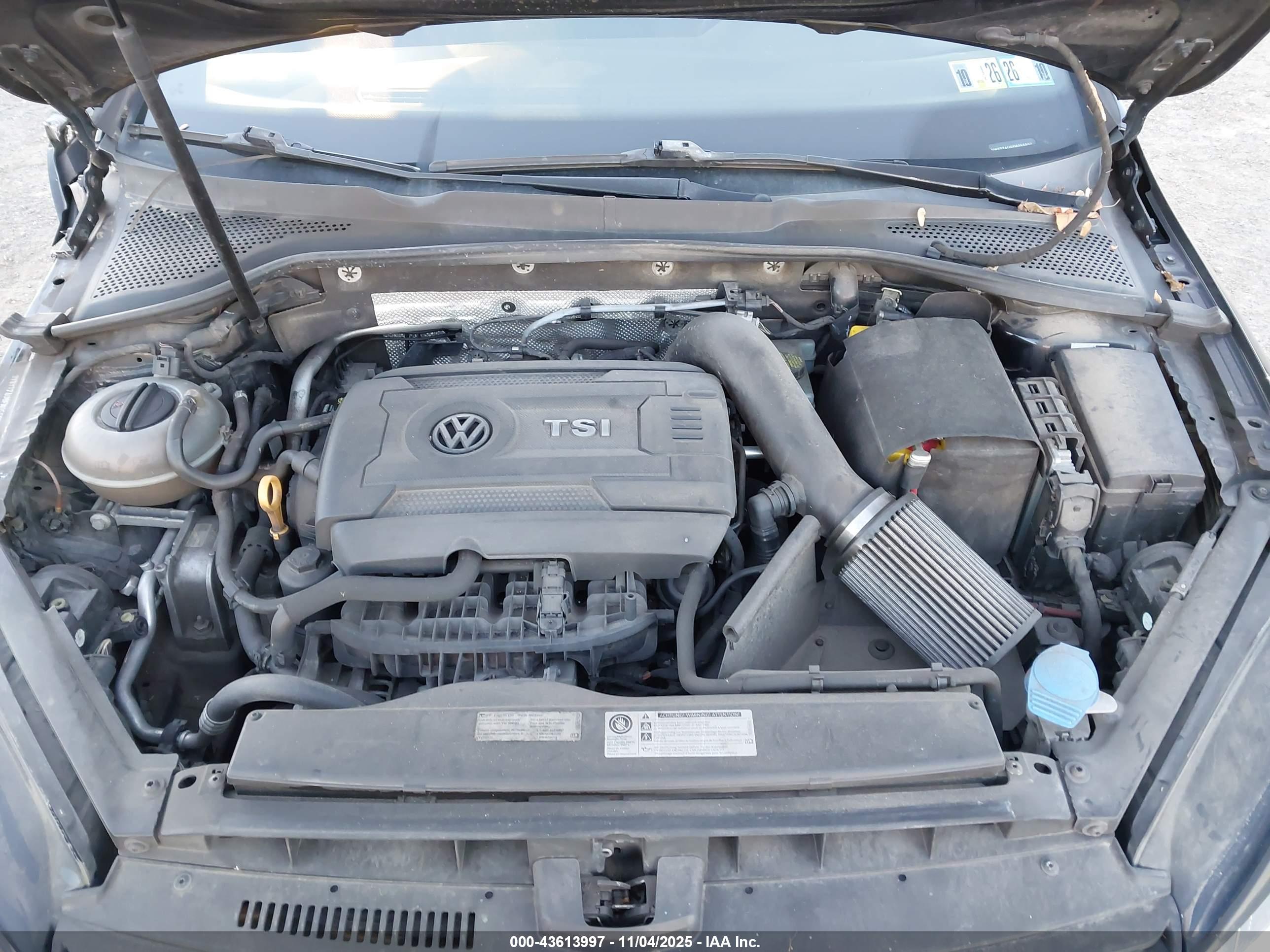 VOLKSWAGEN GOLF image 10
