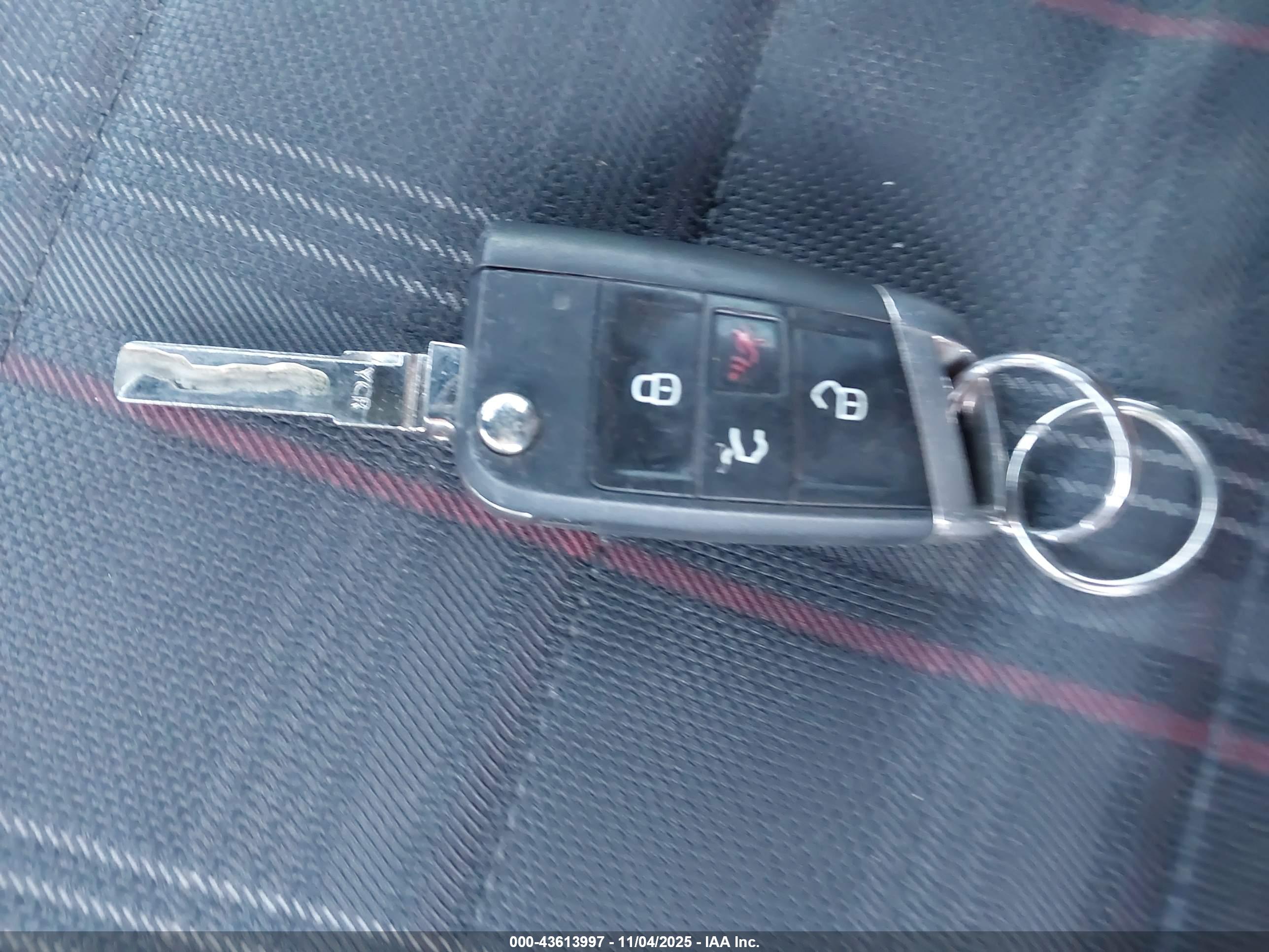 VOLKSWAGEN GOLF image 11