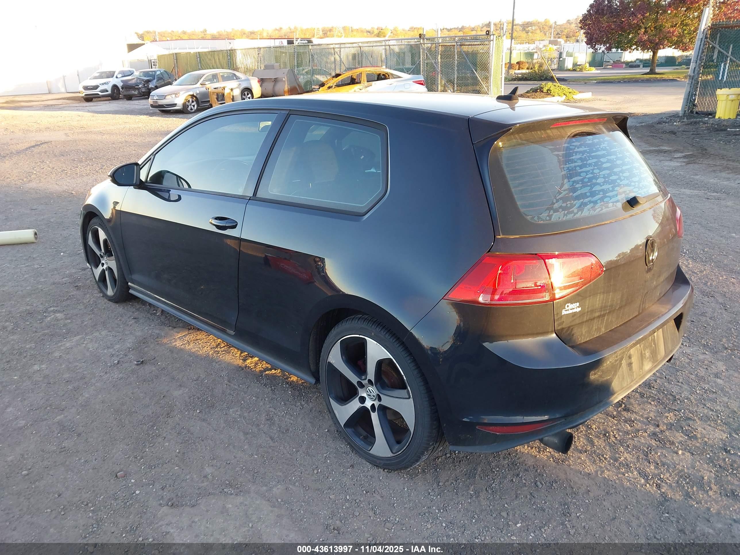 VOLKSWAGEN GOLF image 3