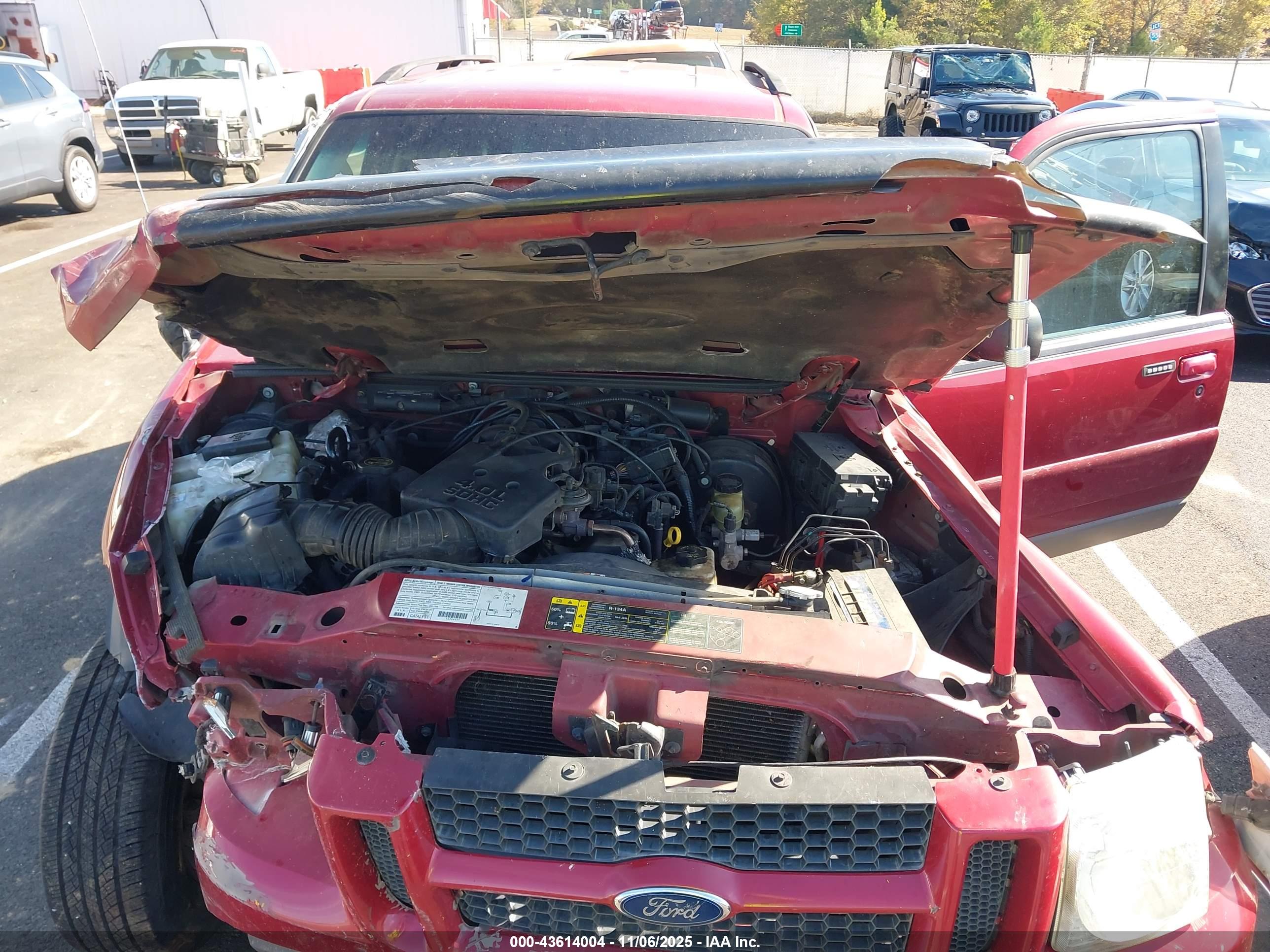 FORD EXPLORER image 10
