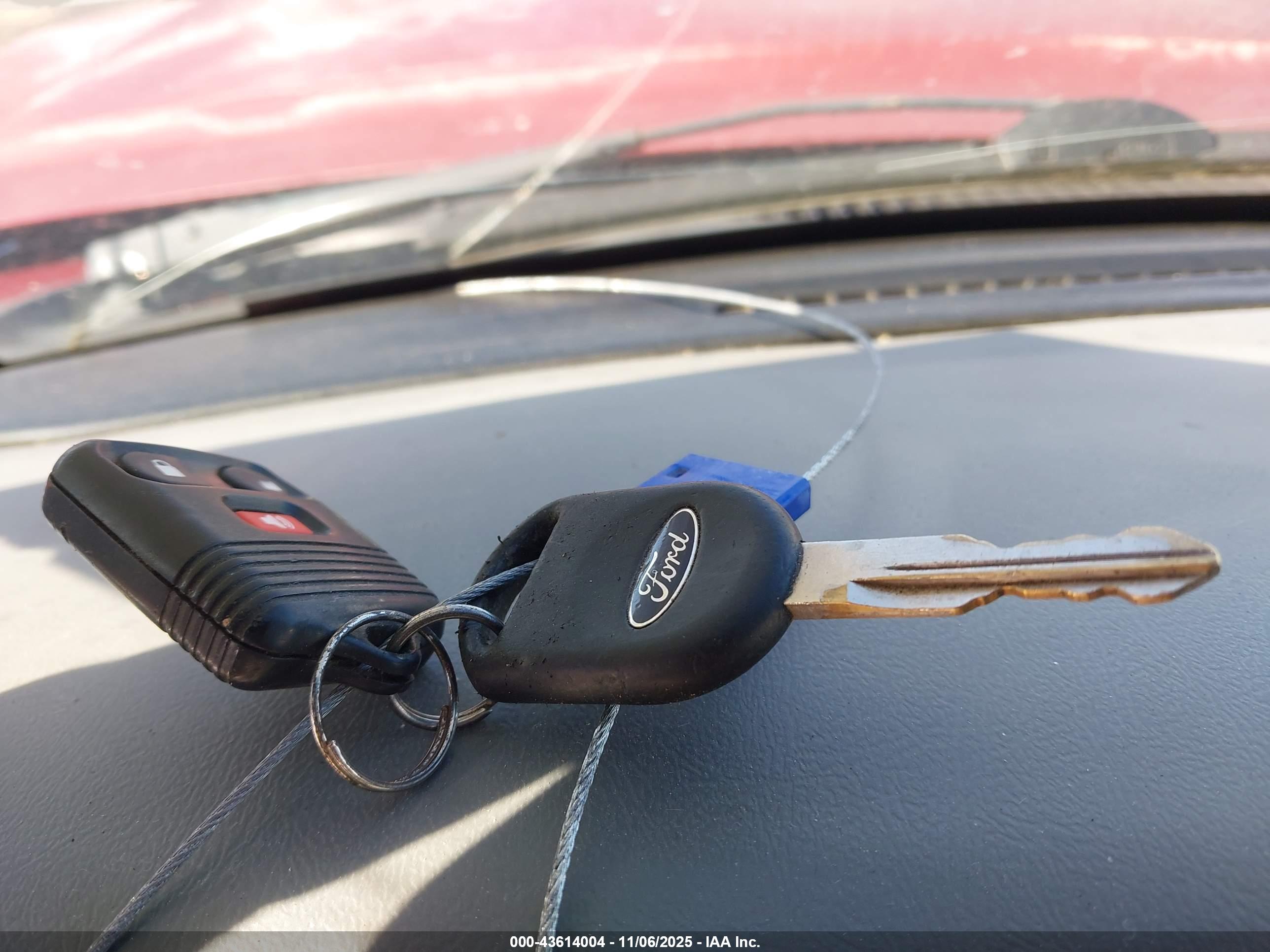 FORD EXPLORER image 11