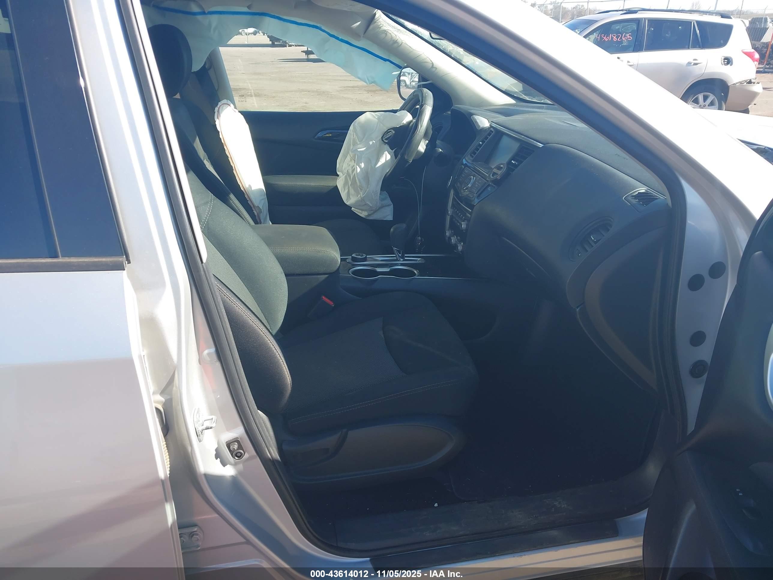 NISSAN PATHFINDER image 5