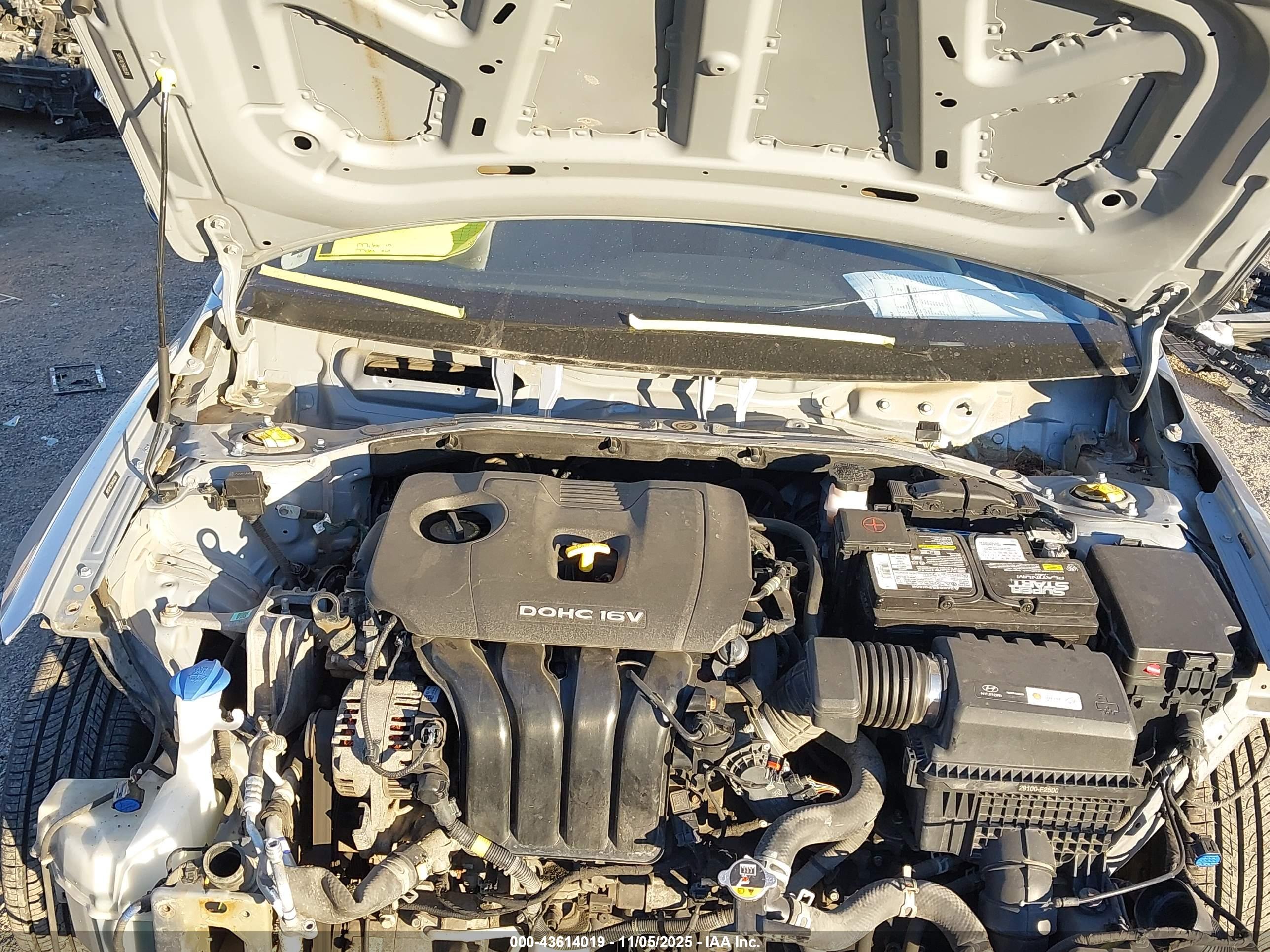 HYUNDAI ELANTRA image 10