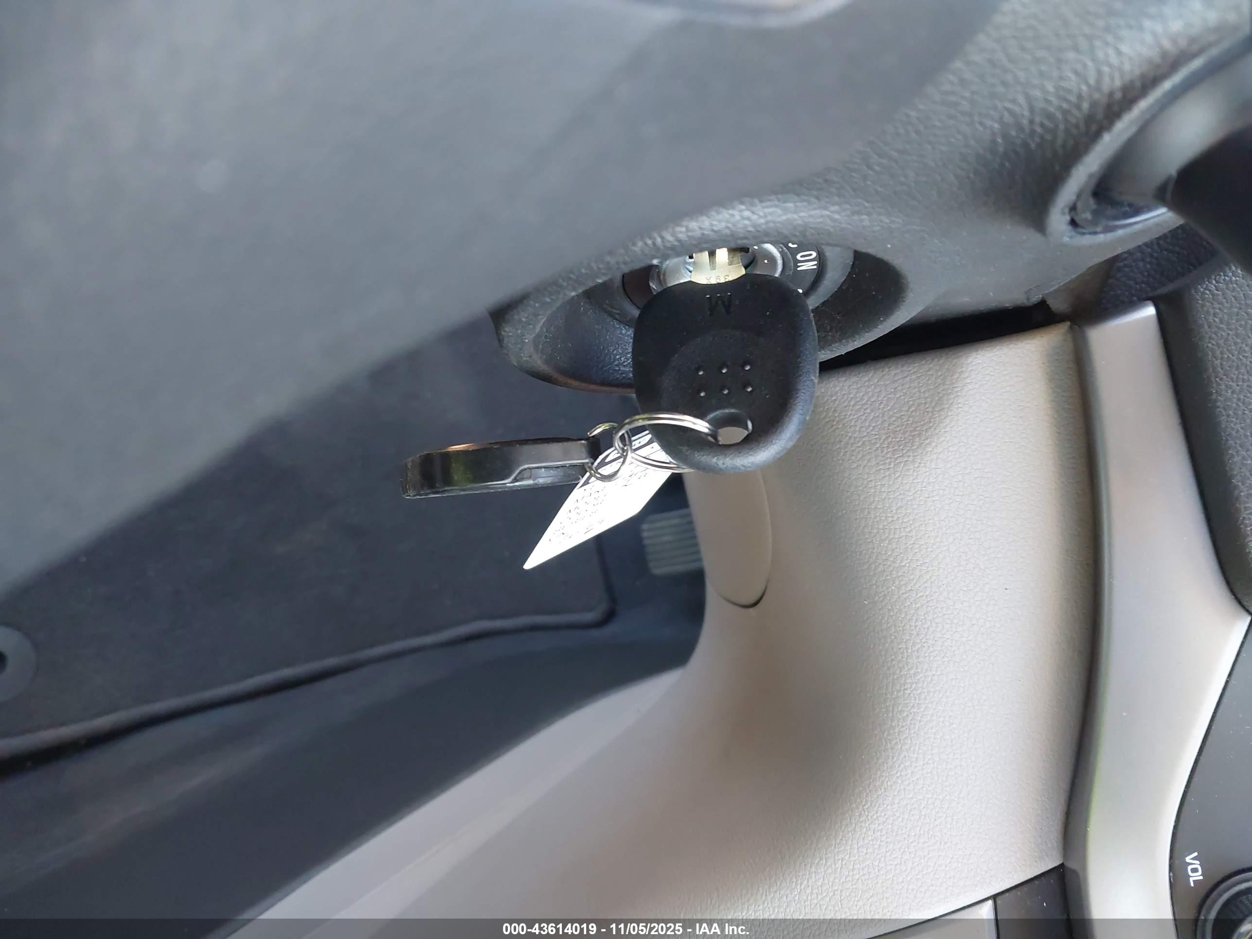 HYUNDAI ELANTRA image 11