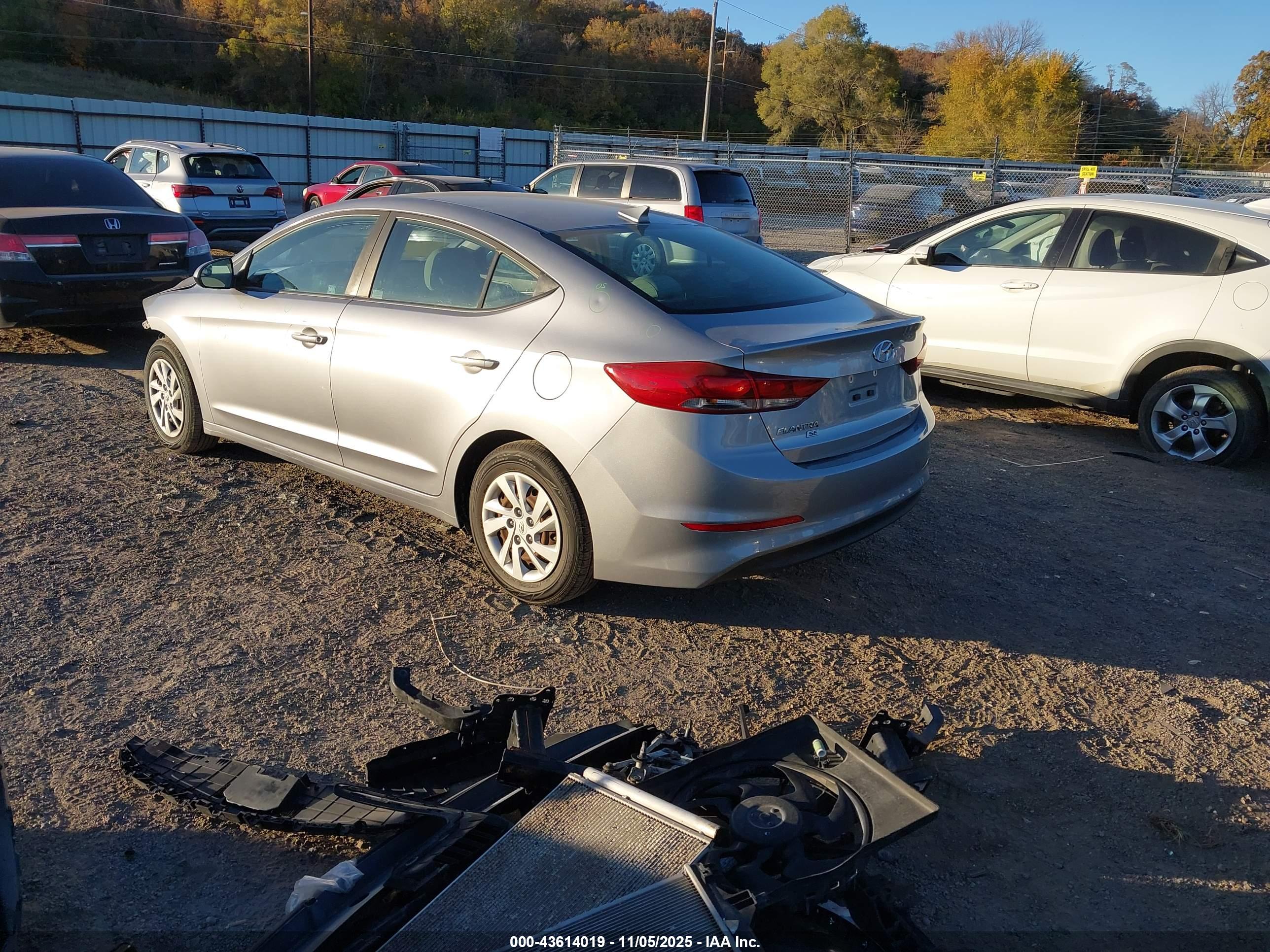HYUNDAI ELANTRA image 3