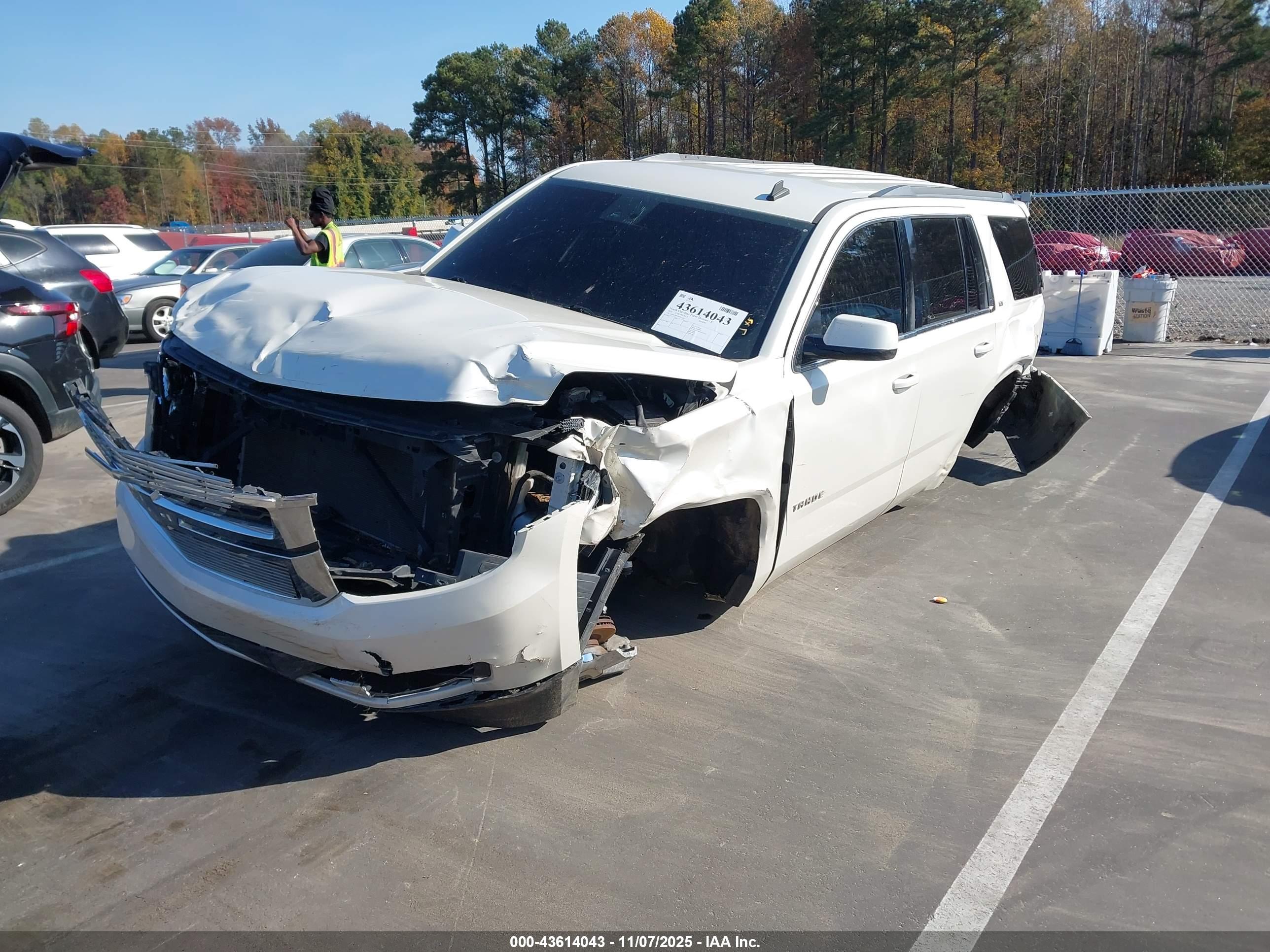 CHEVROLET TAHOE image 2