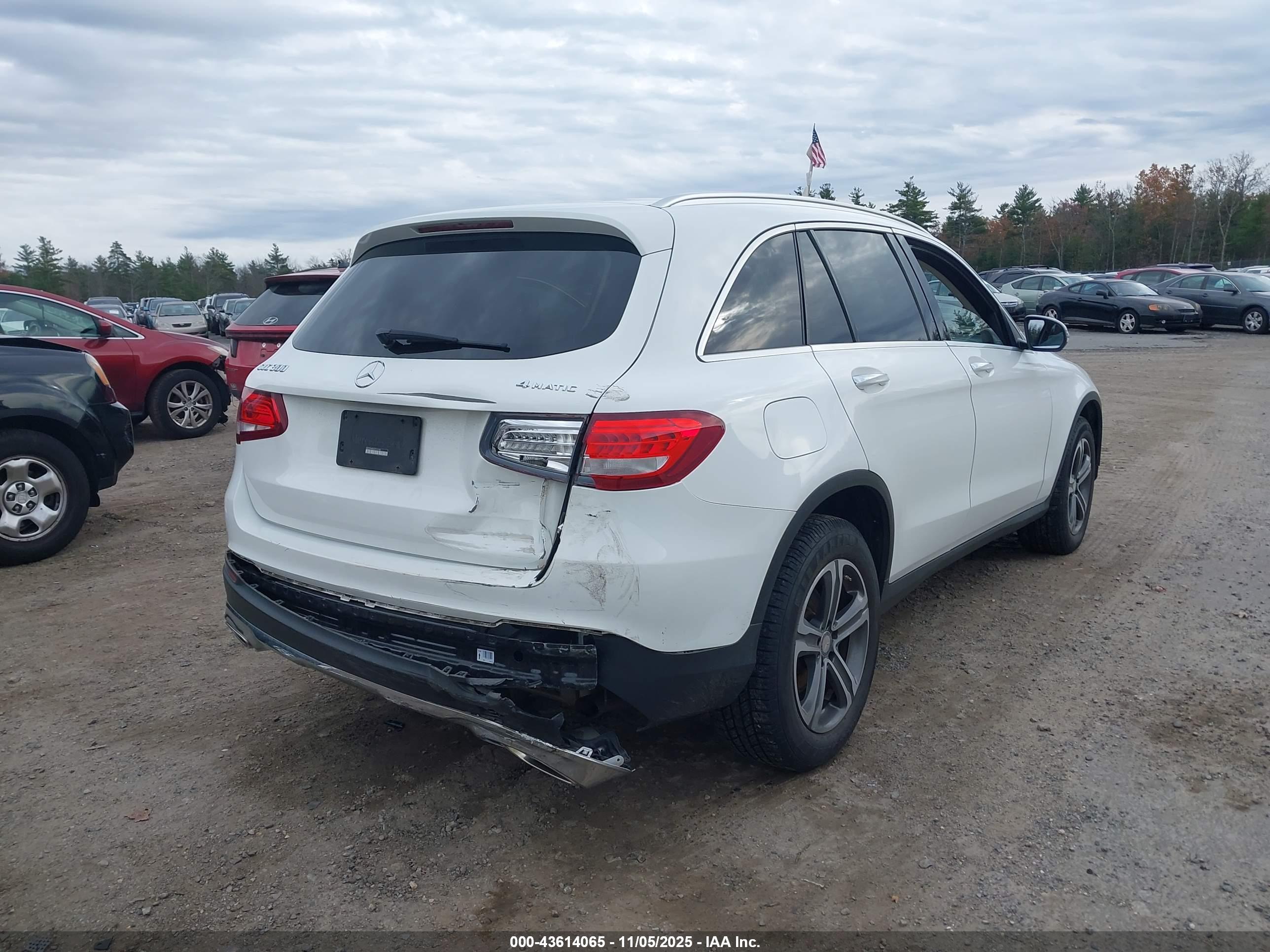 MERCEDES-BENZ GLC image 6