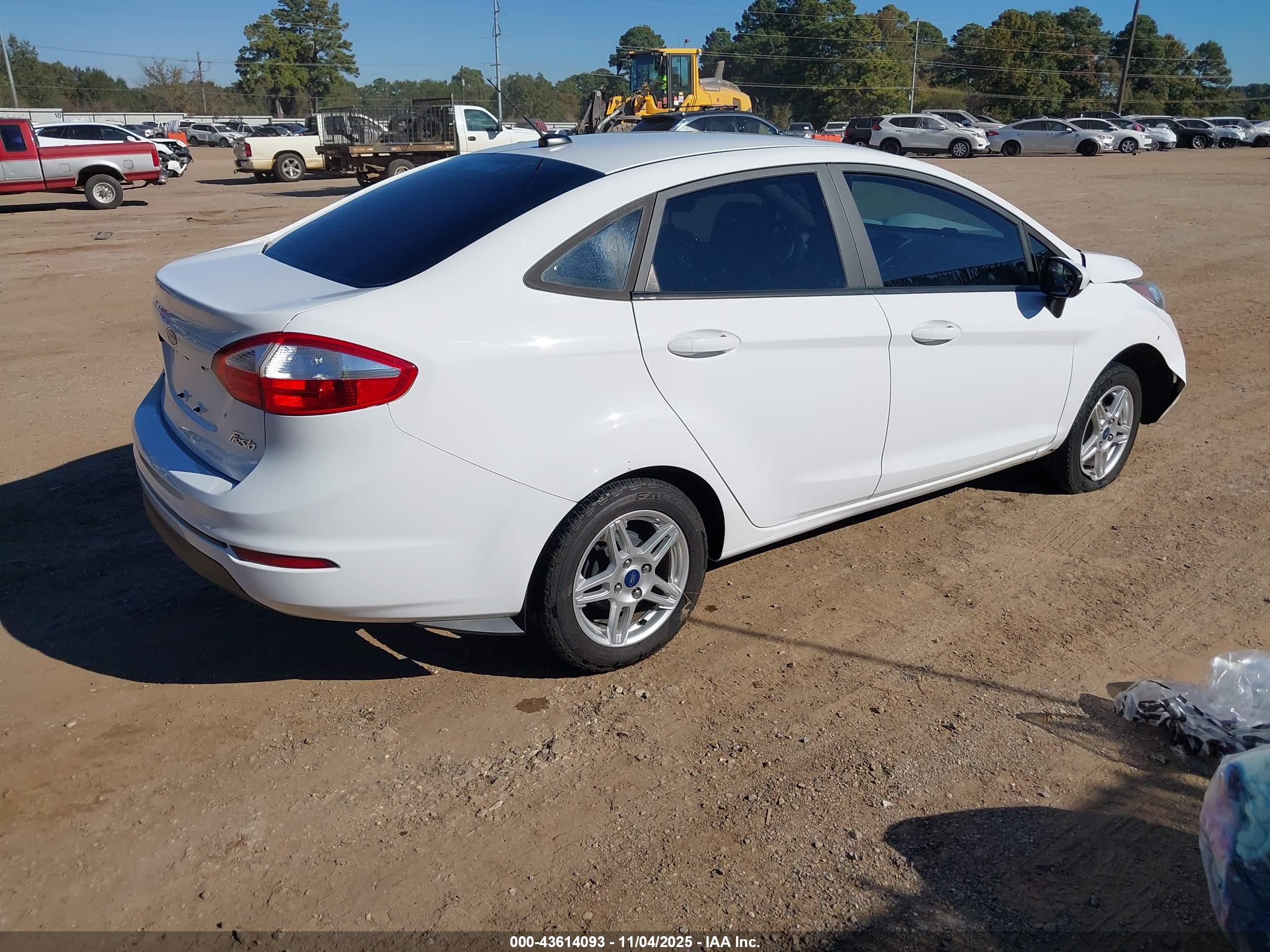 FORD FIESTA image 4