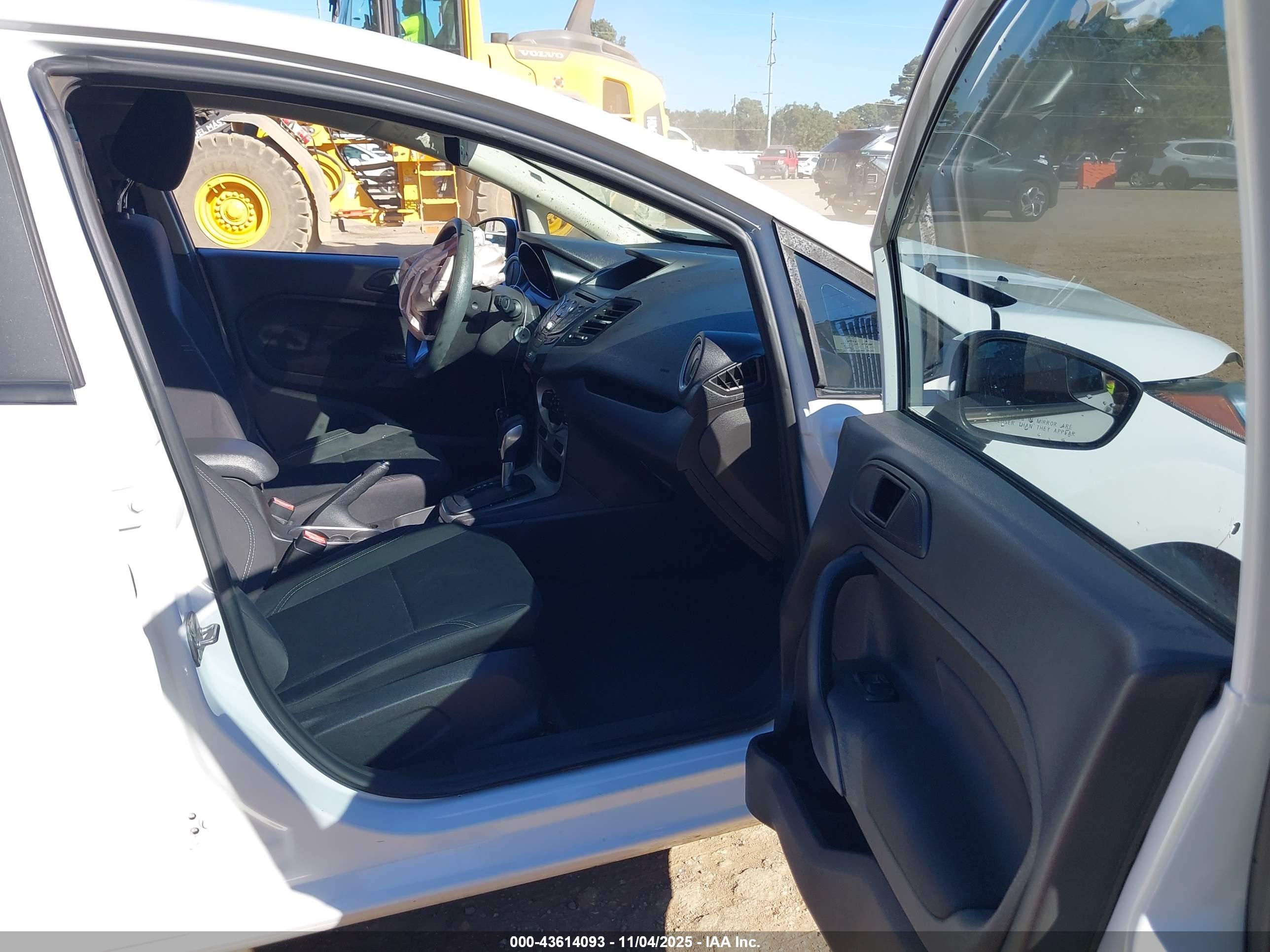FORD FIESTA image 5