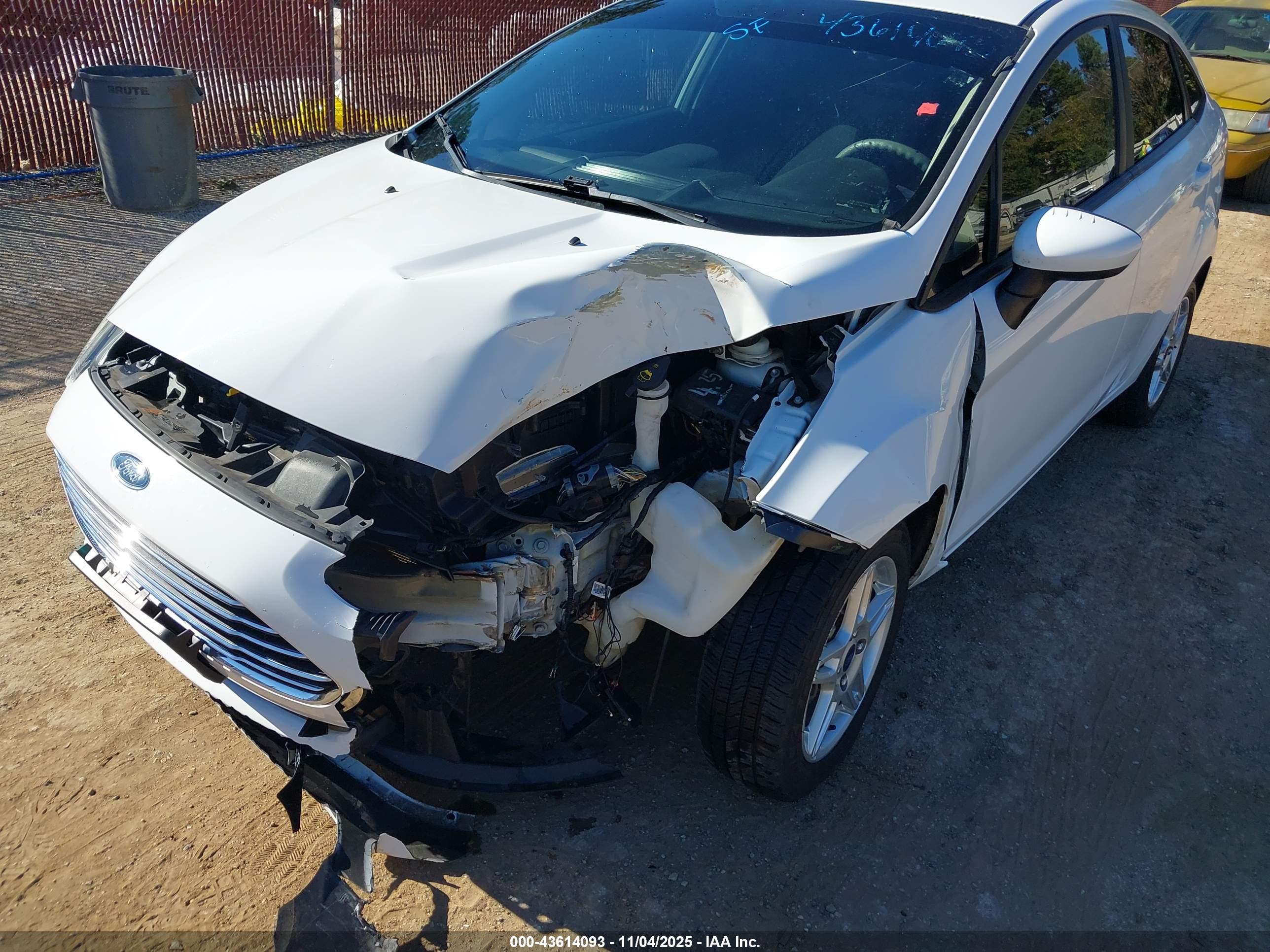 FORD FIESTA image 6