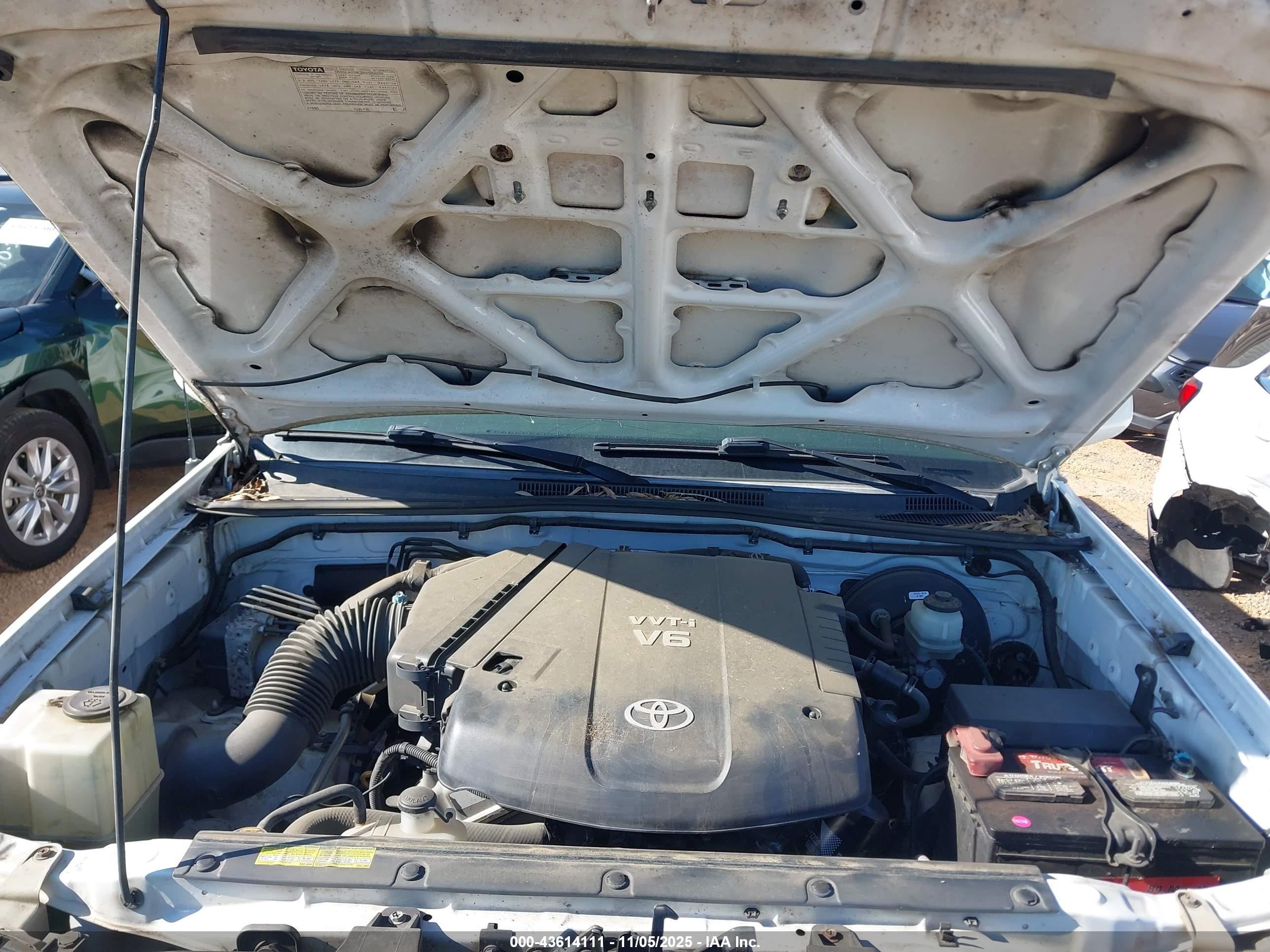 TOYOTA TACOMA image 10