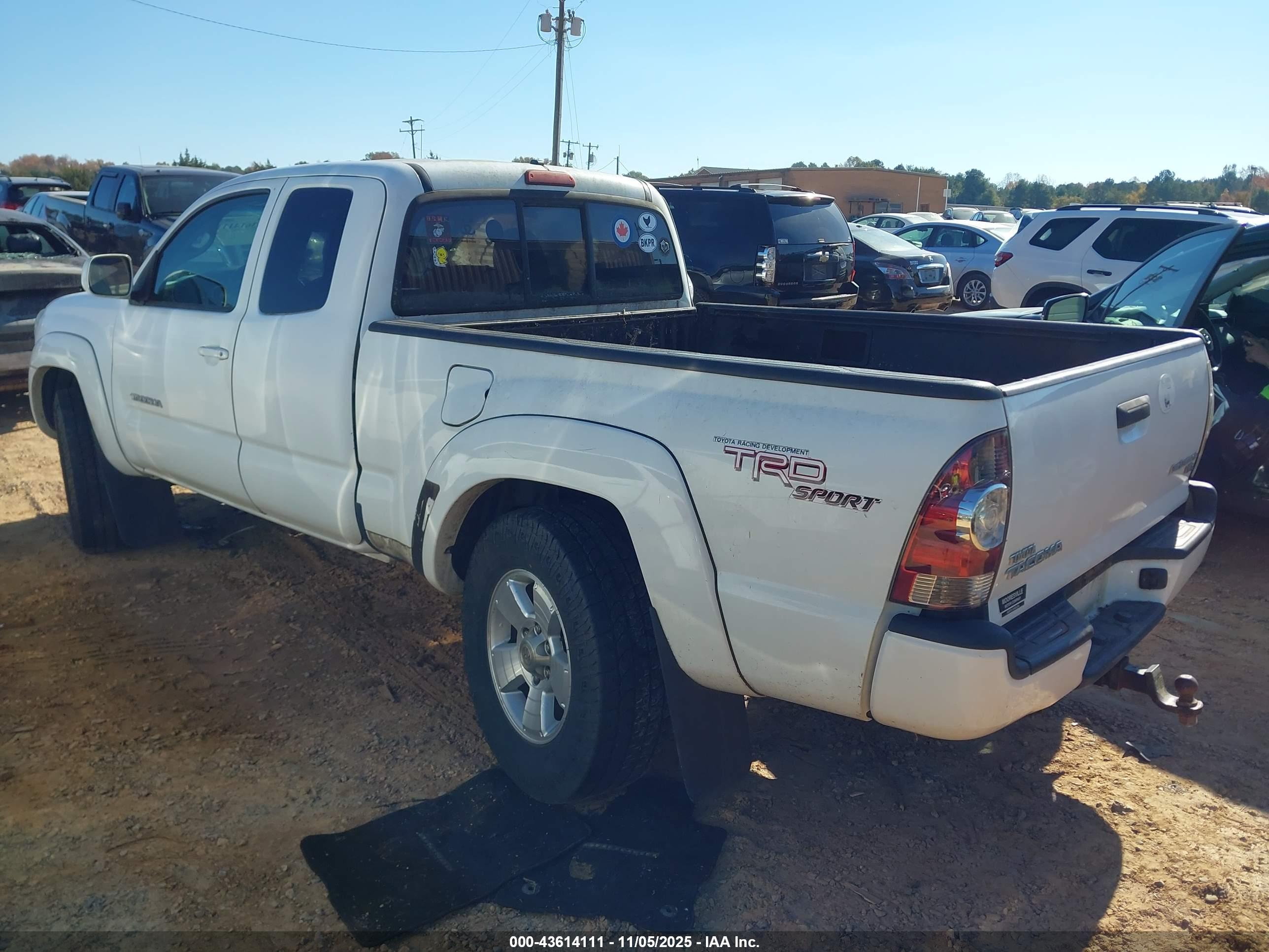 TOYOTA TACOMA image 3