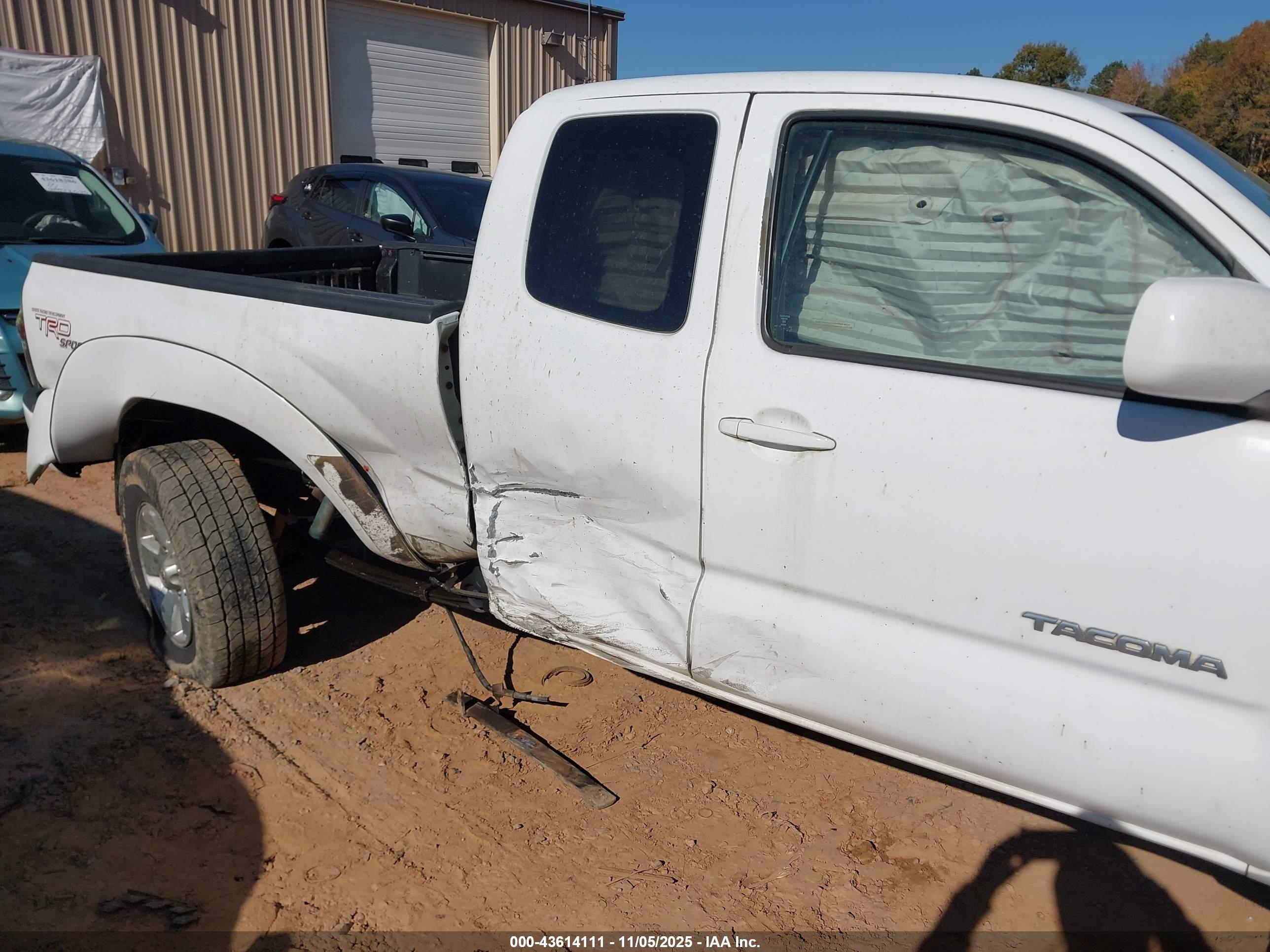 TOYOTA TACOMA image 6