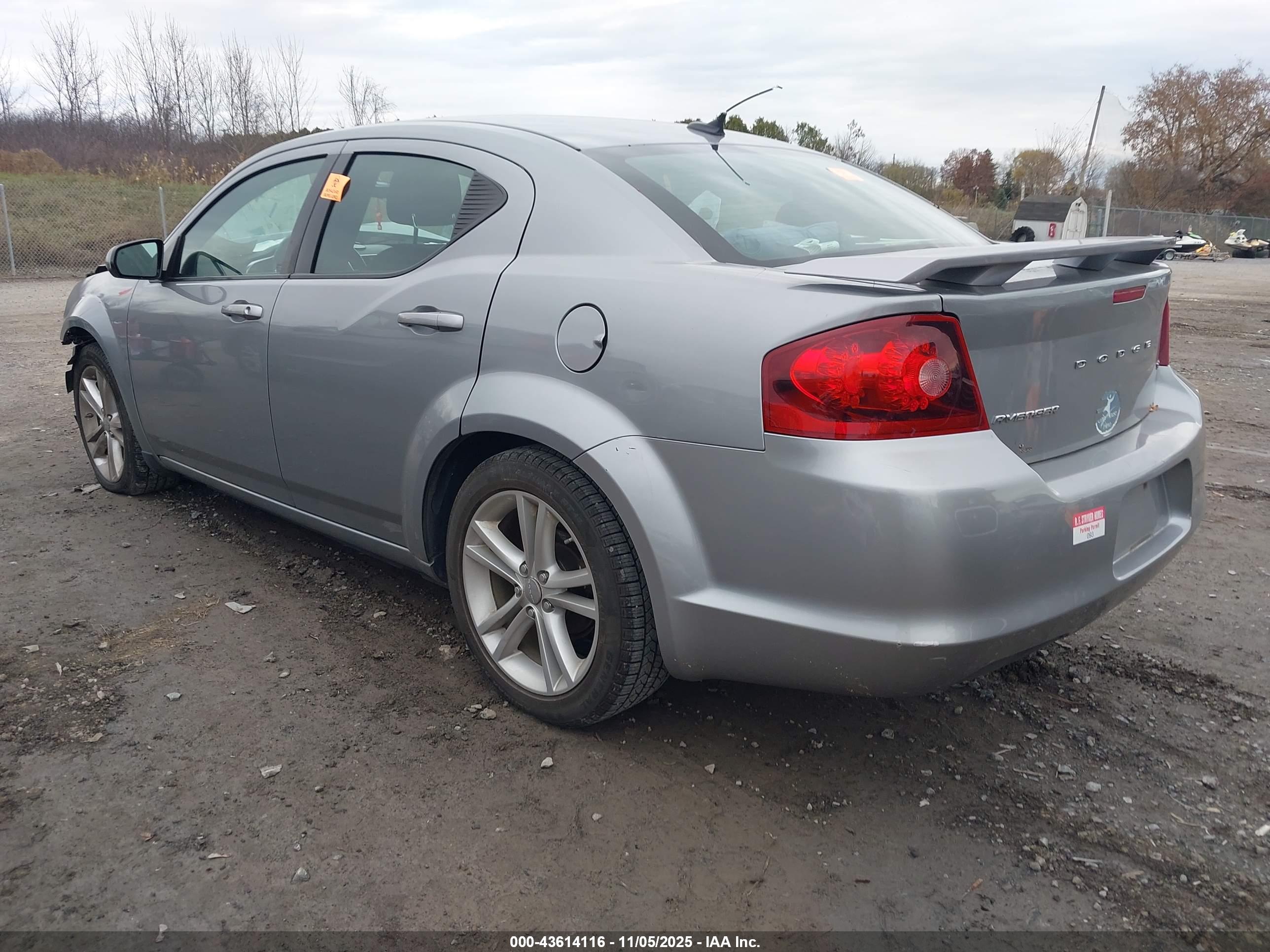 DODGE AVENGER image 3