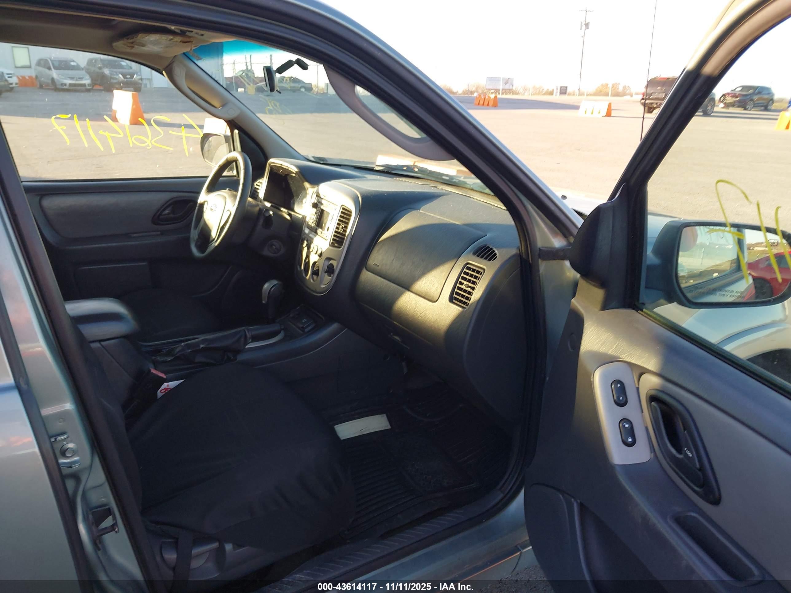 FORD ESCAPE image 5
