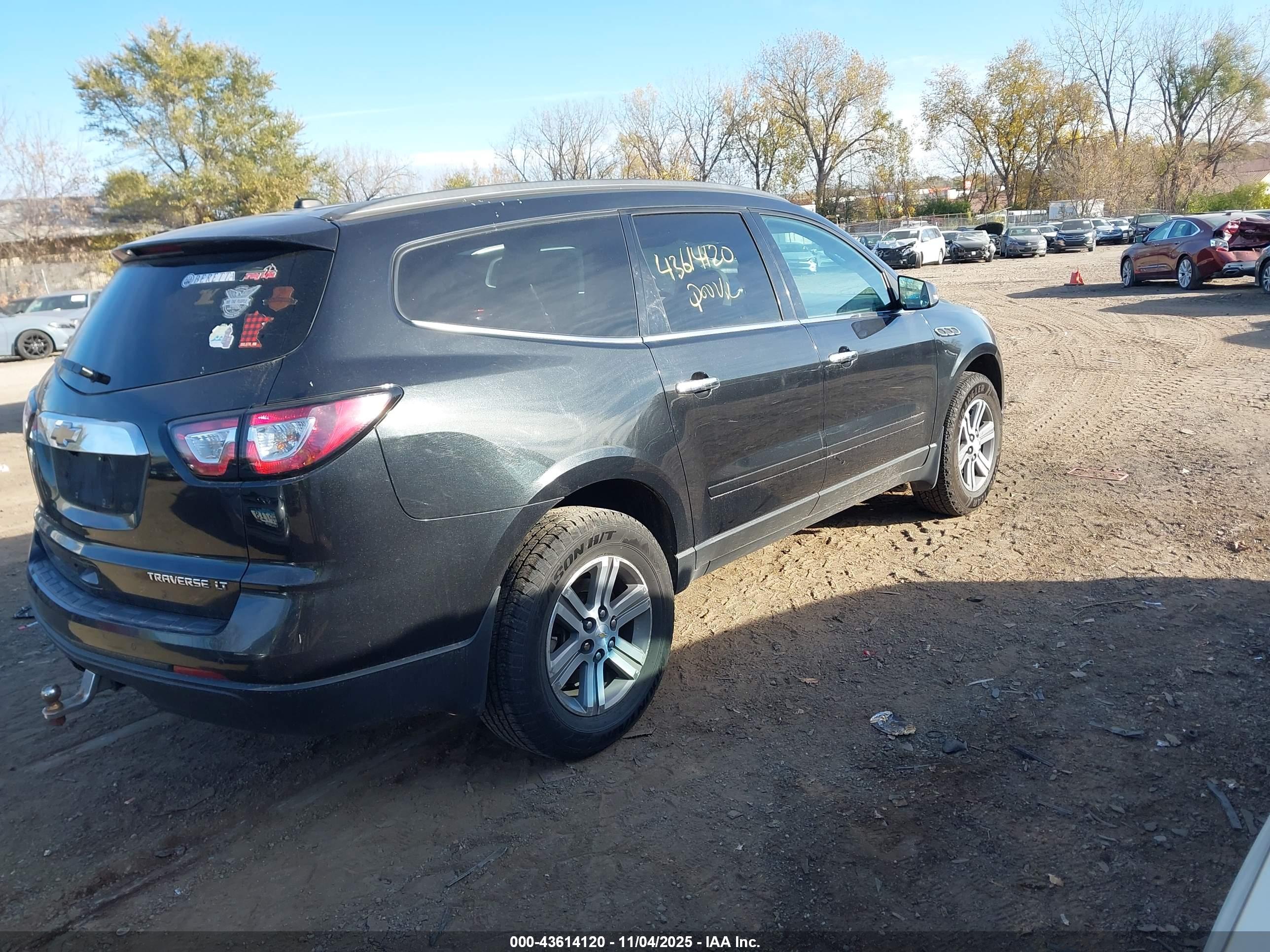 CHEVROLET TRAVERSE image 4