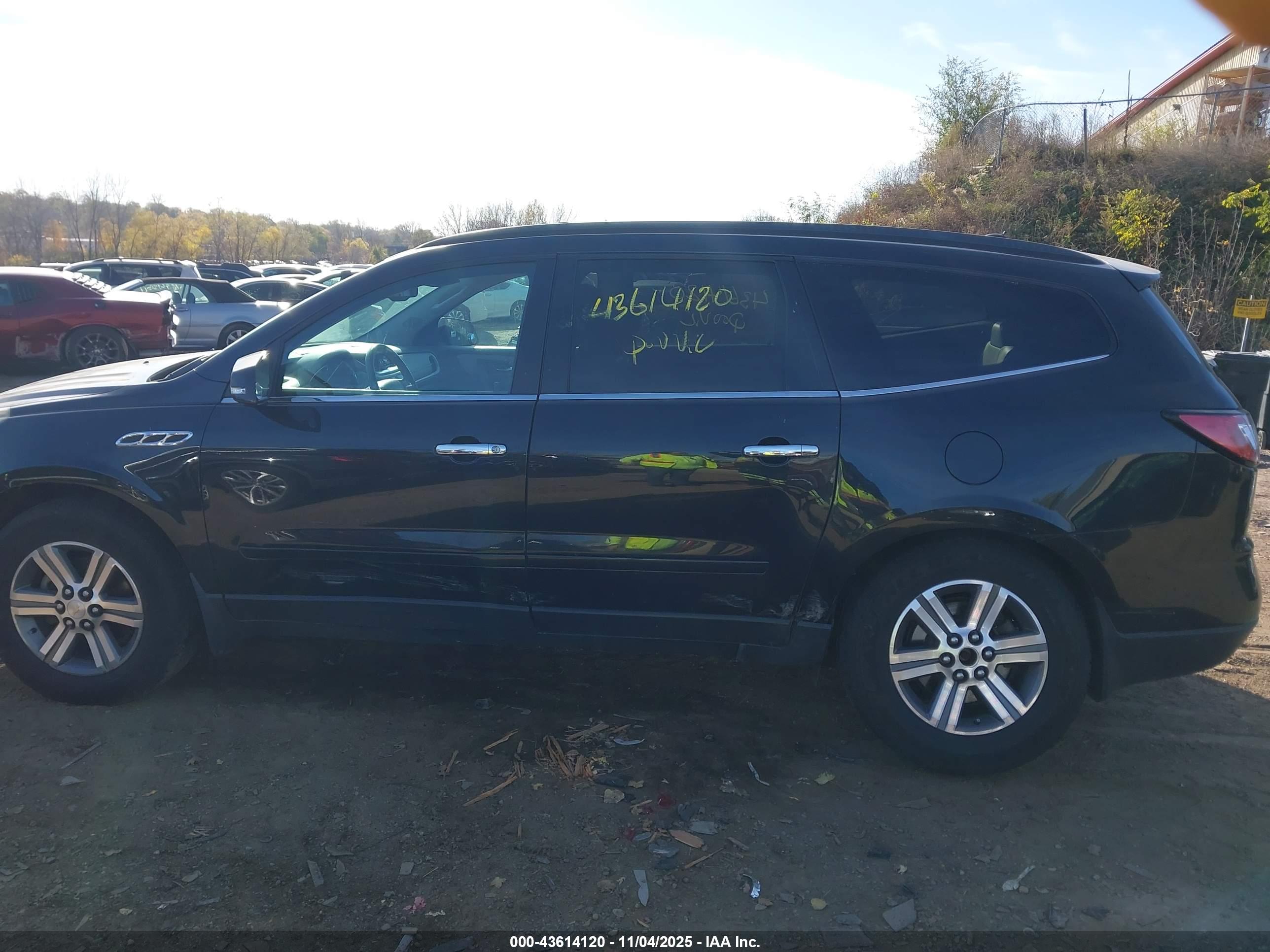 CHEVROLET TRAVERSE image 6