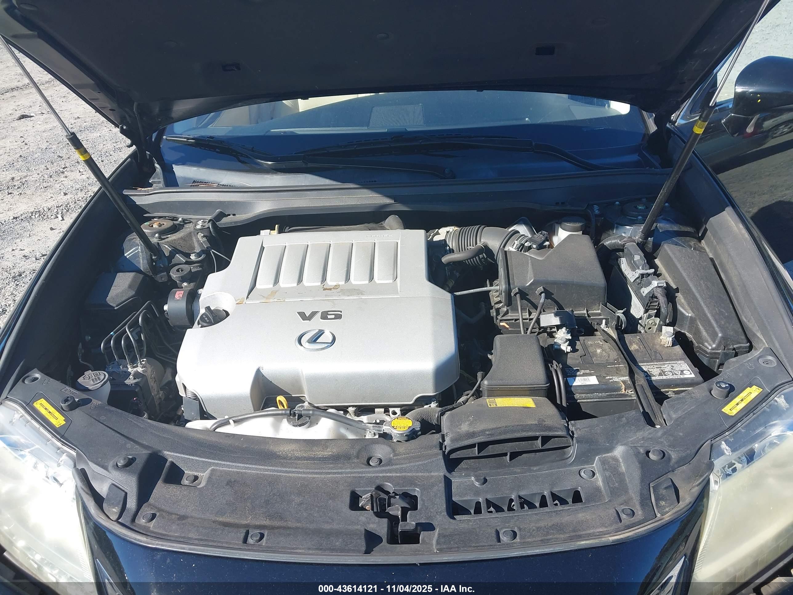 LEXUS ES image 10