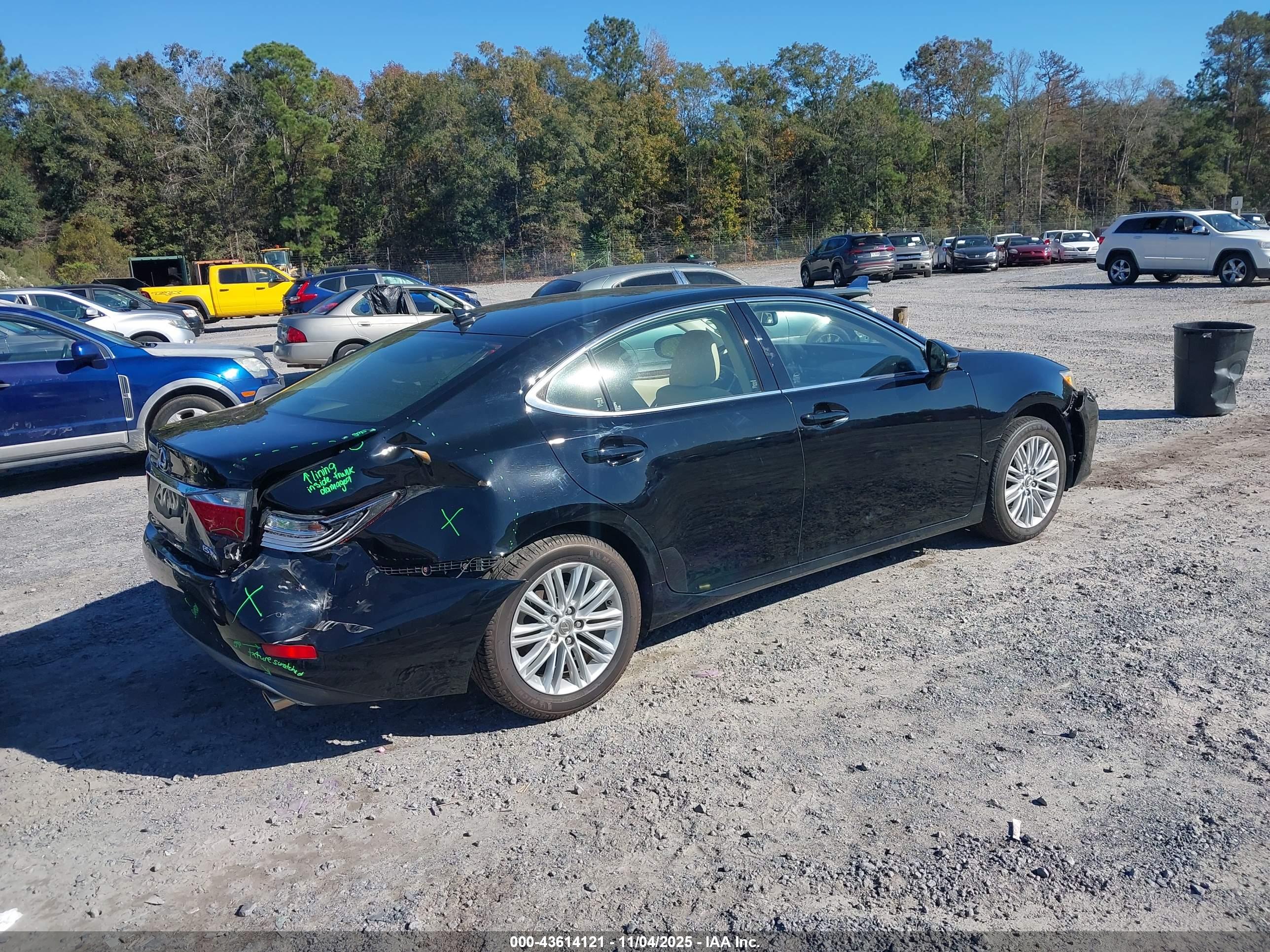 LEXUS ES image 4