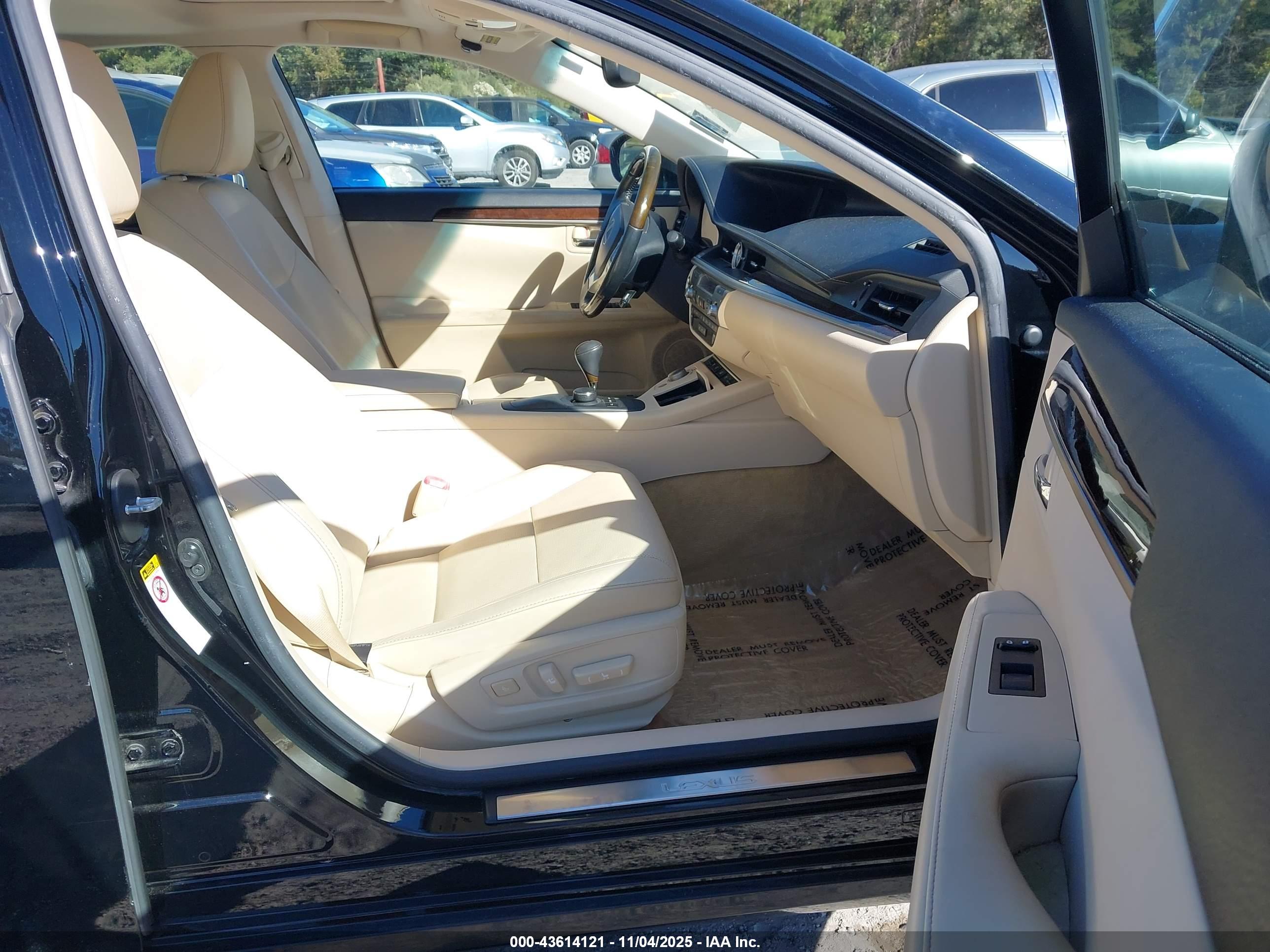LEXUS ES image 5