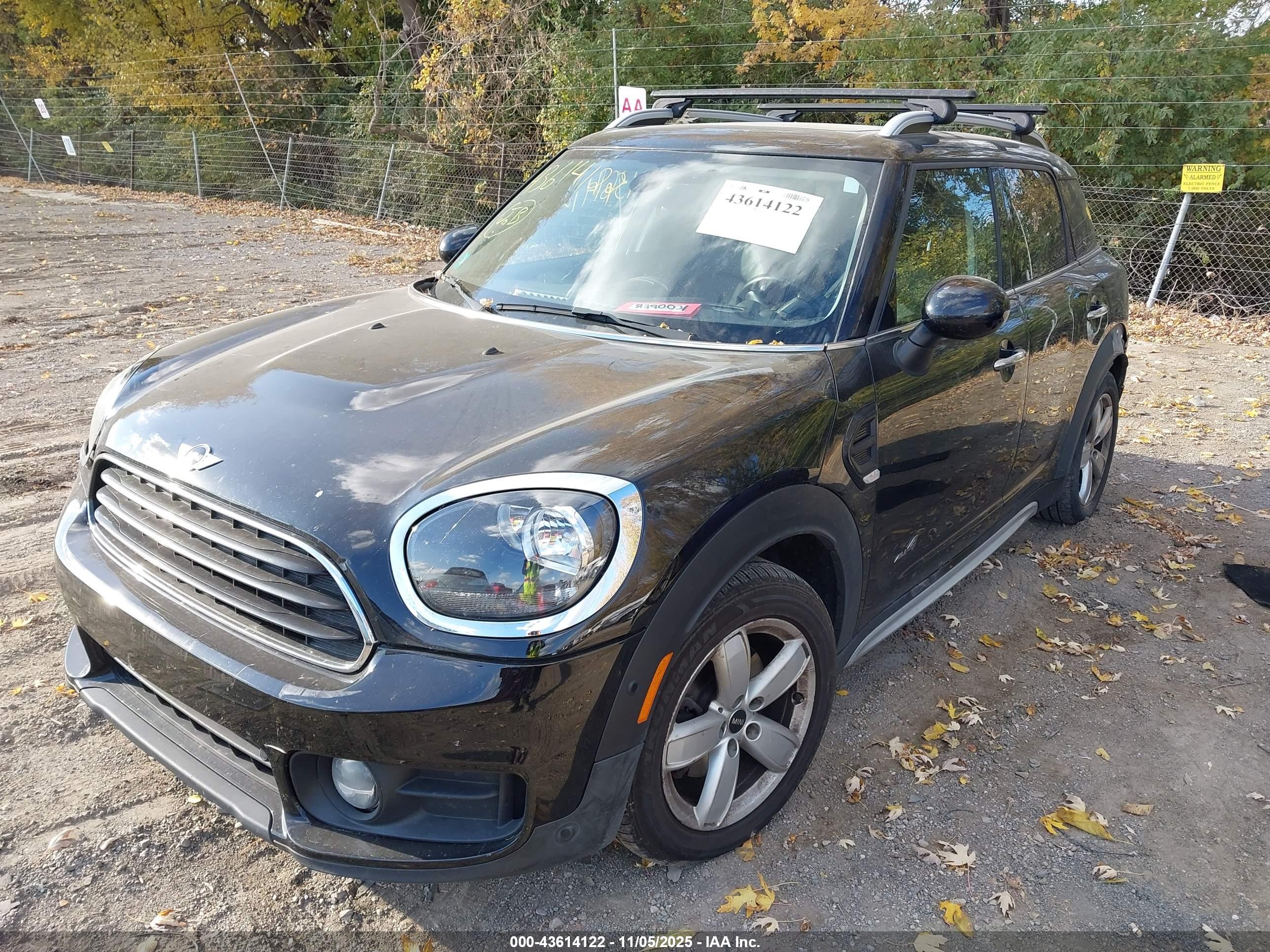 MINI COUNTRYMAN image 2