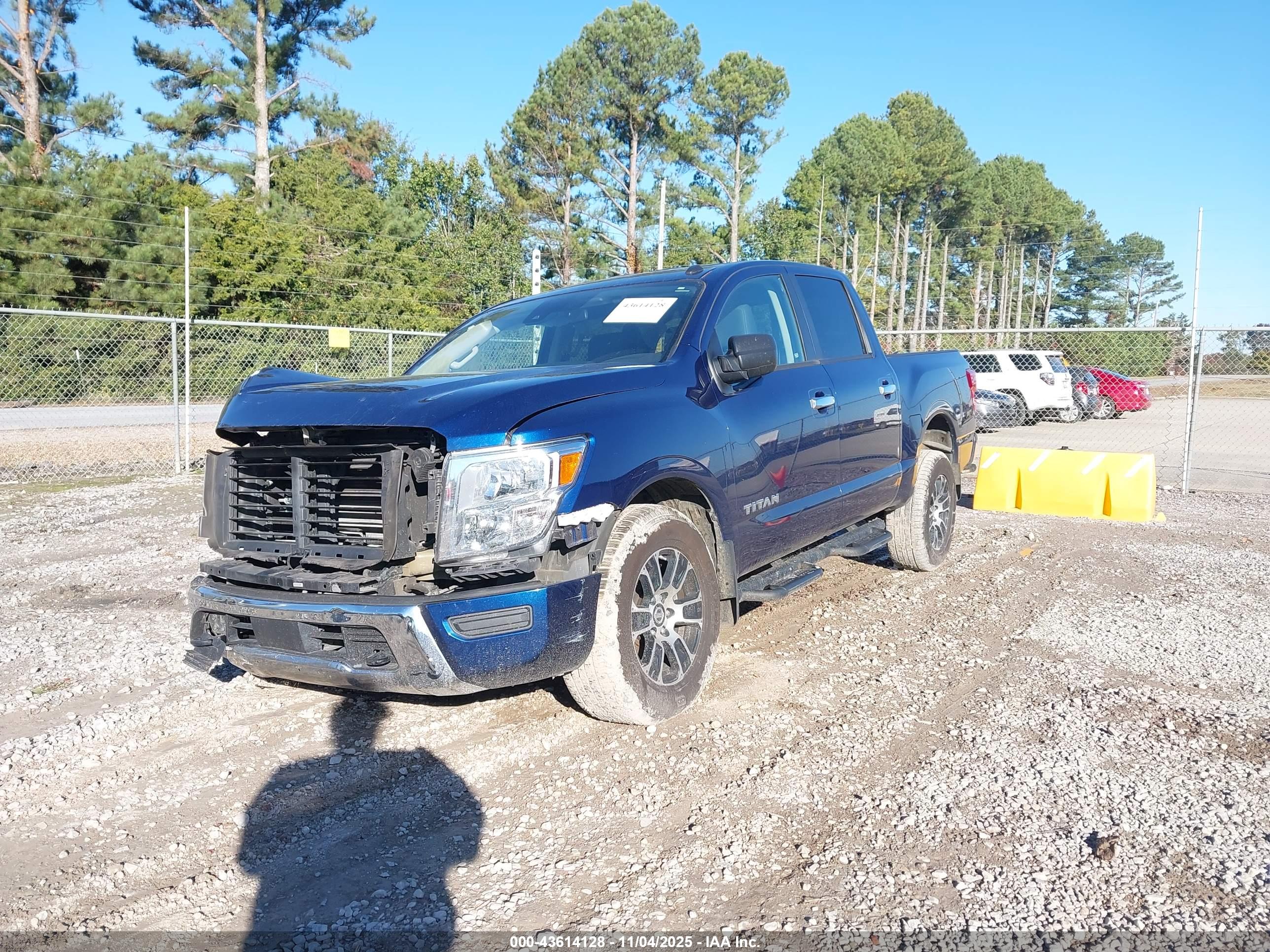 NISSAN TITAN image 2