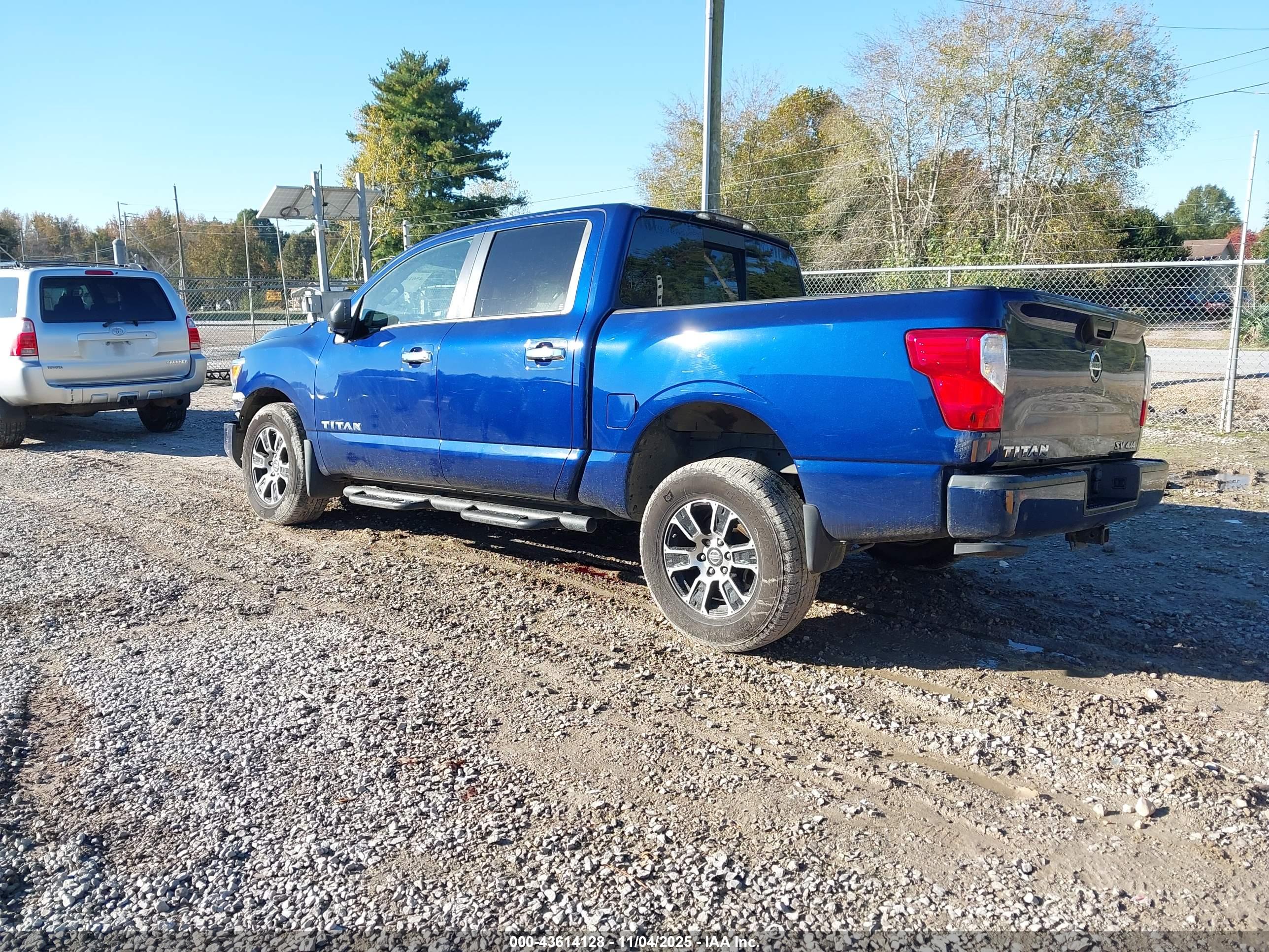 NISSAN TITAN image 3
