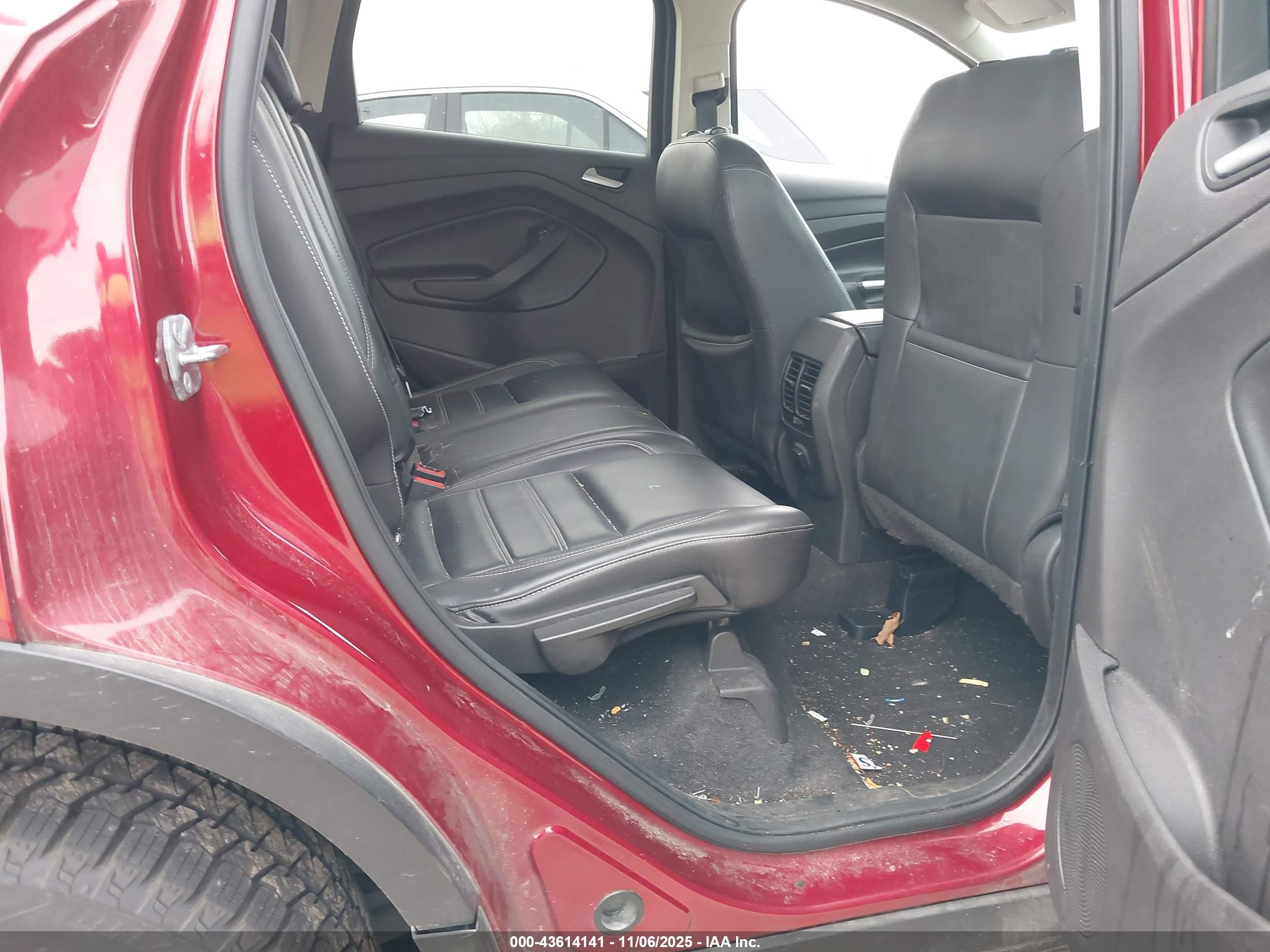 FORD ESCAPE image 8