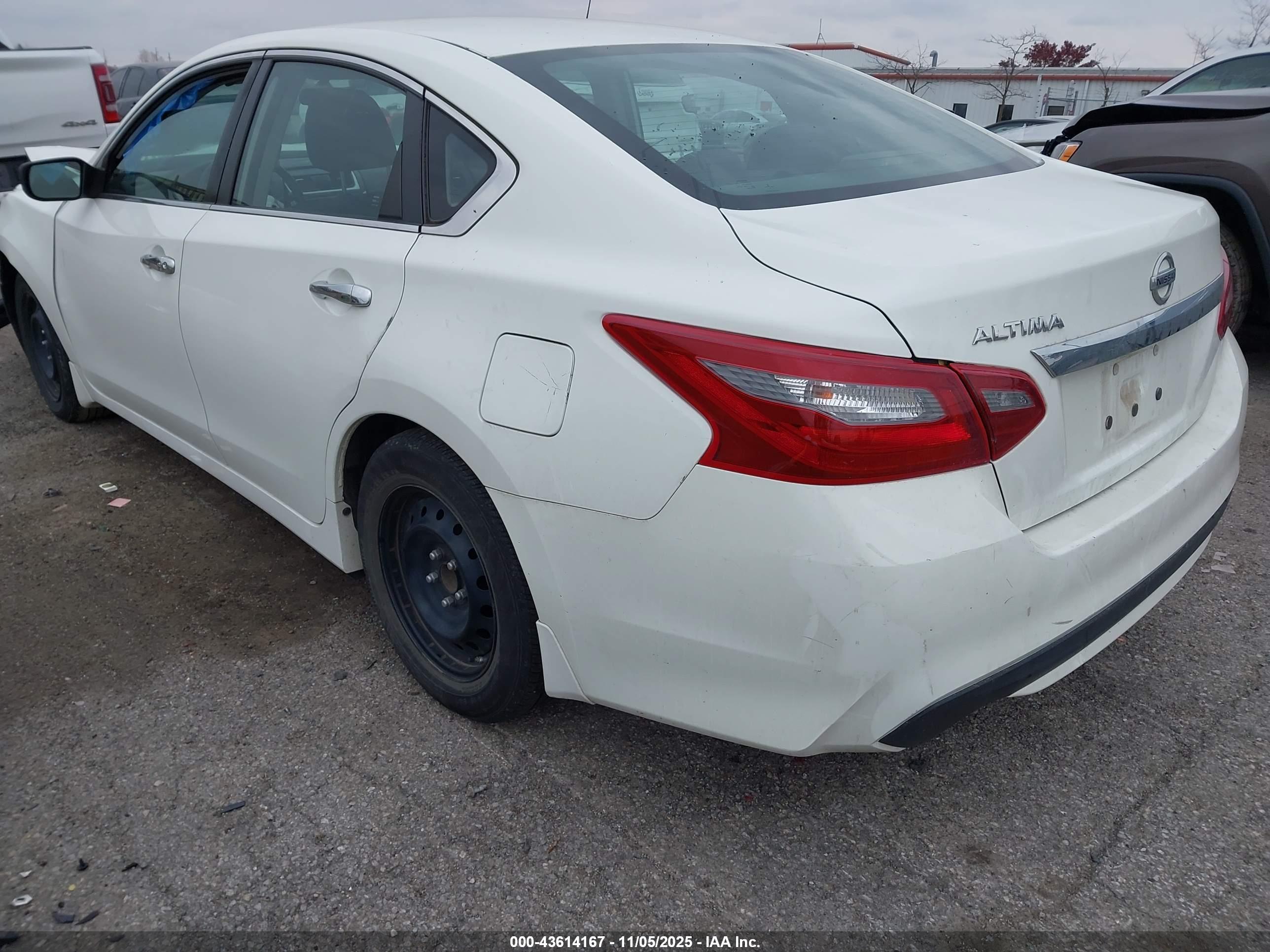 NISSAN ALTIMA image 3