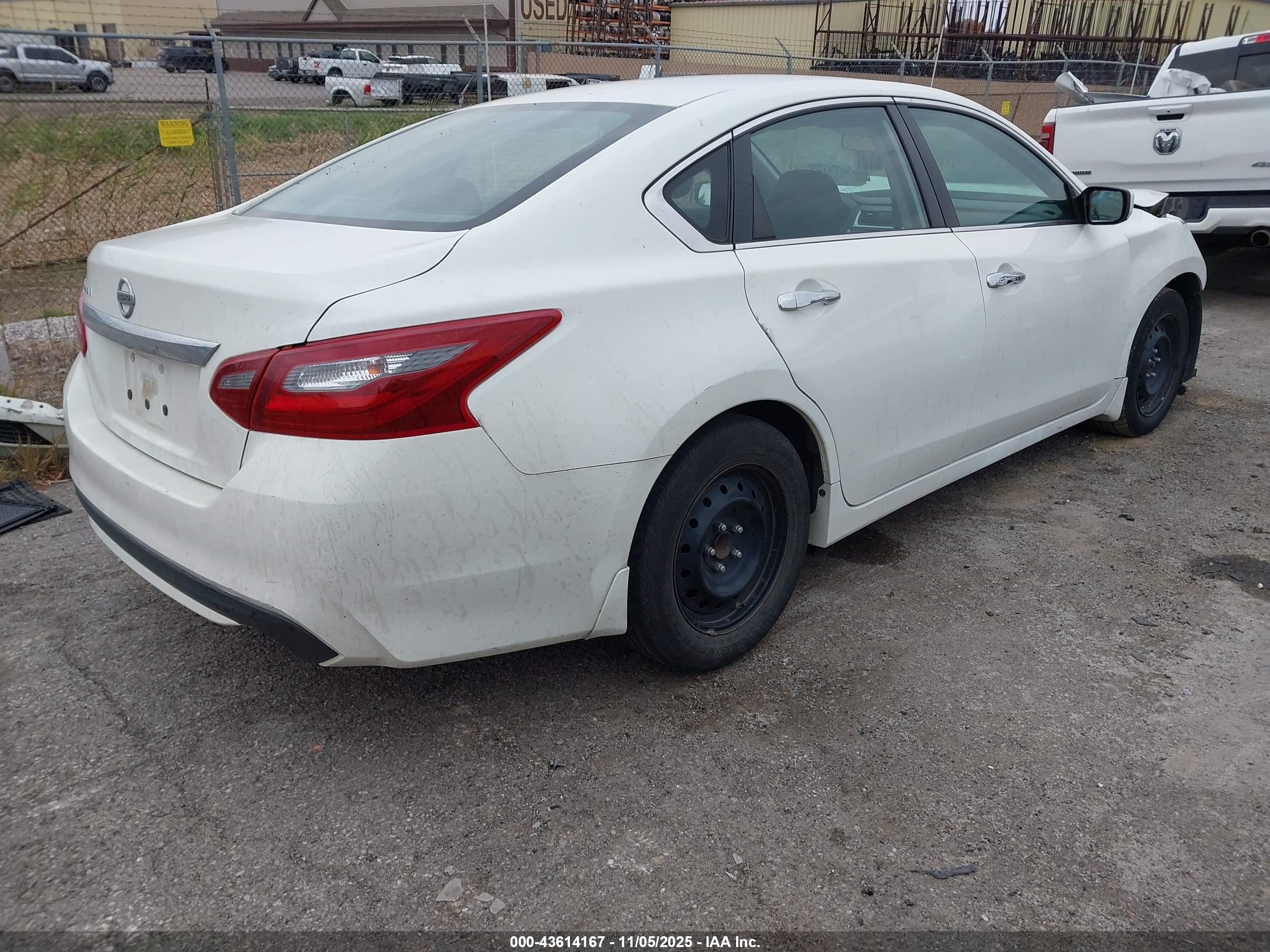 NISSAN ALTIMA image 4