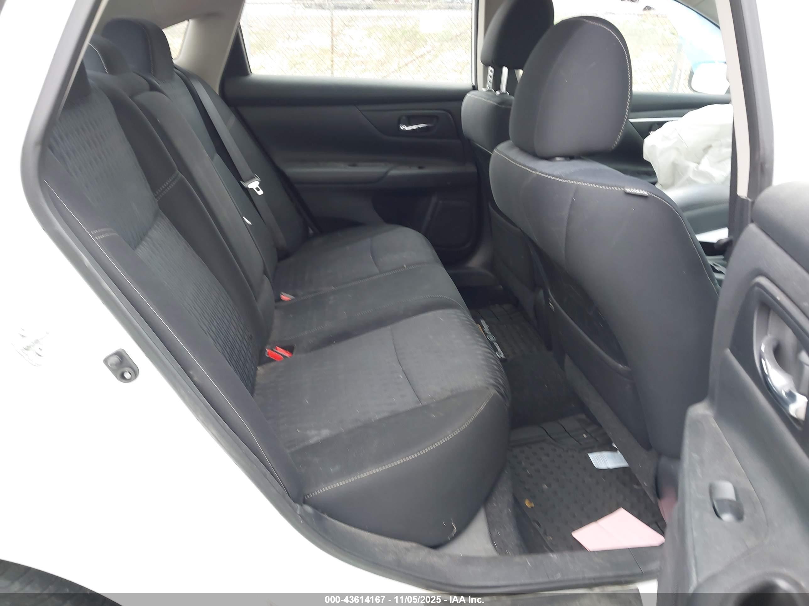 NISSAN ALTIMA image 8