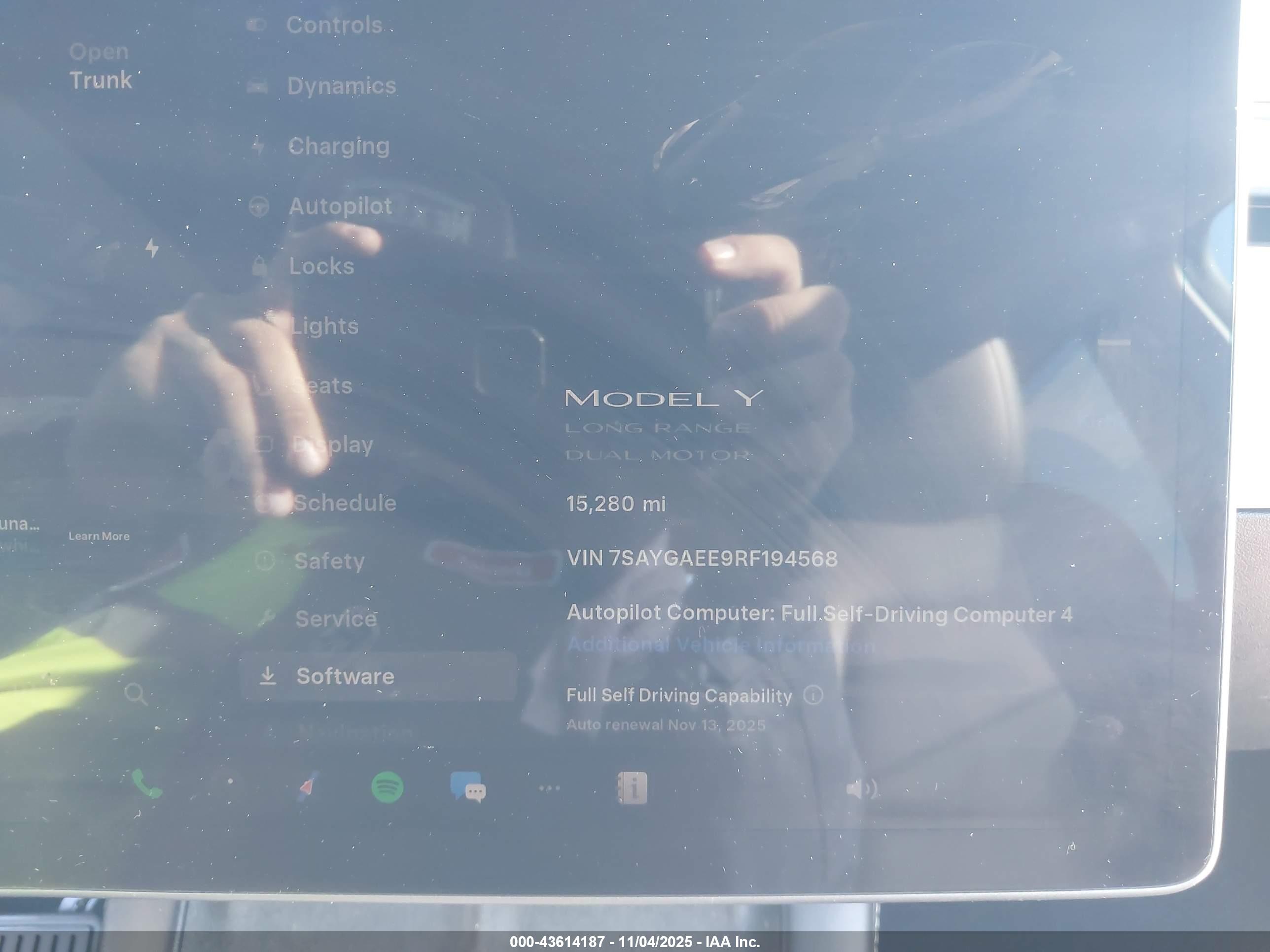 TESLA MODEL image 7
