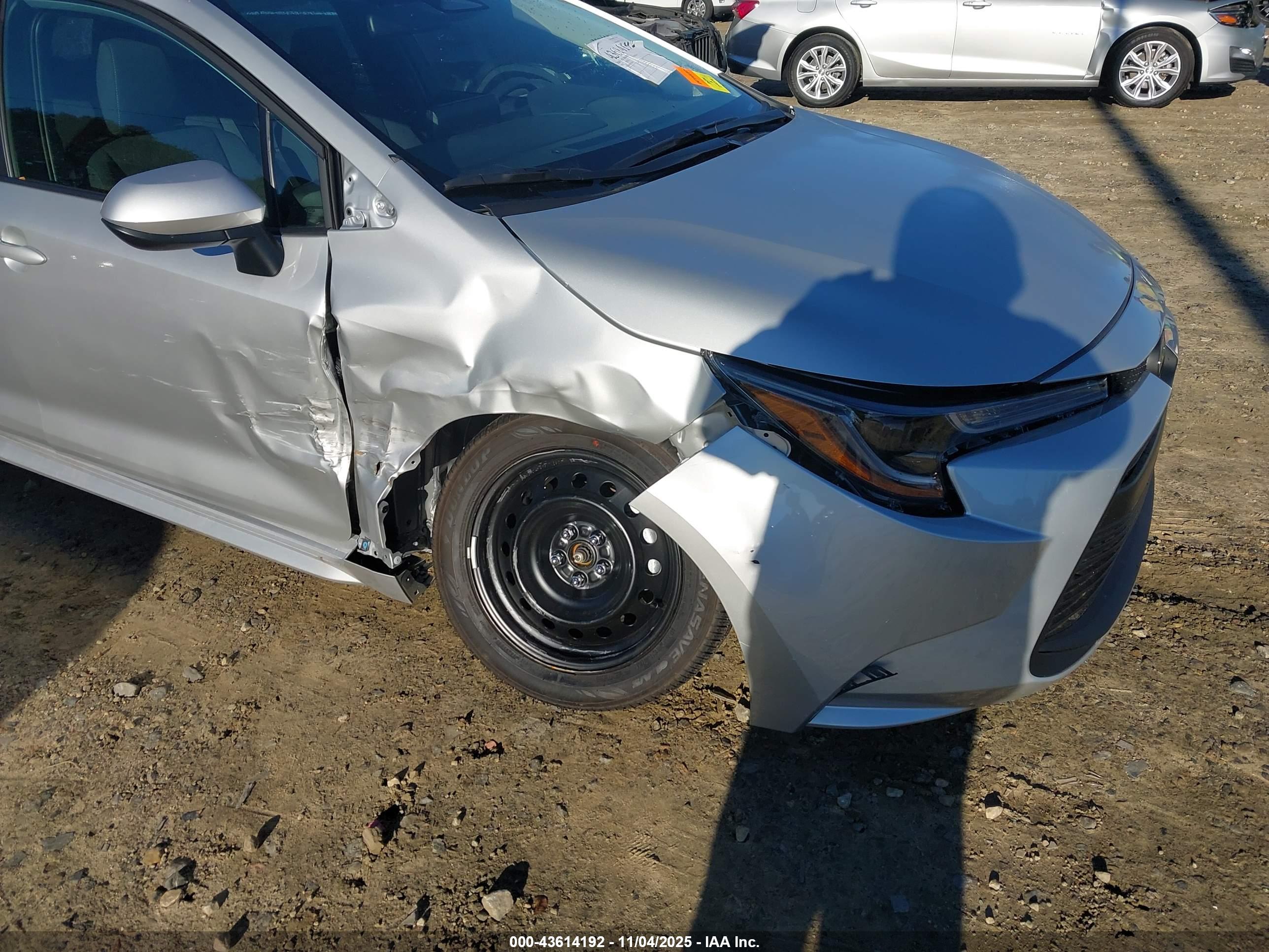 TOYOTA COROLLA image 6