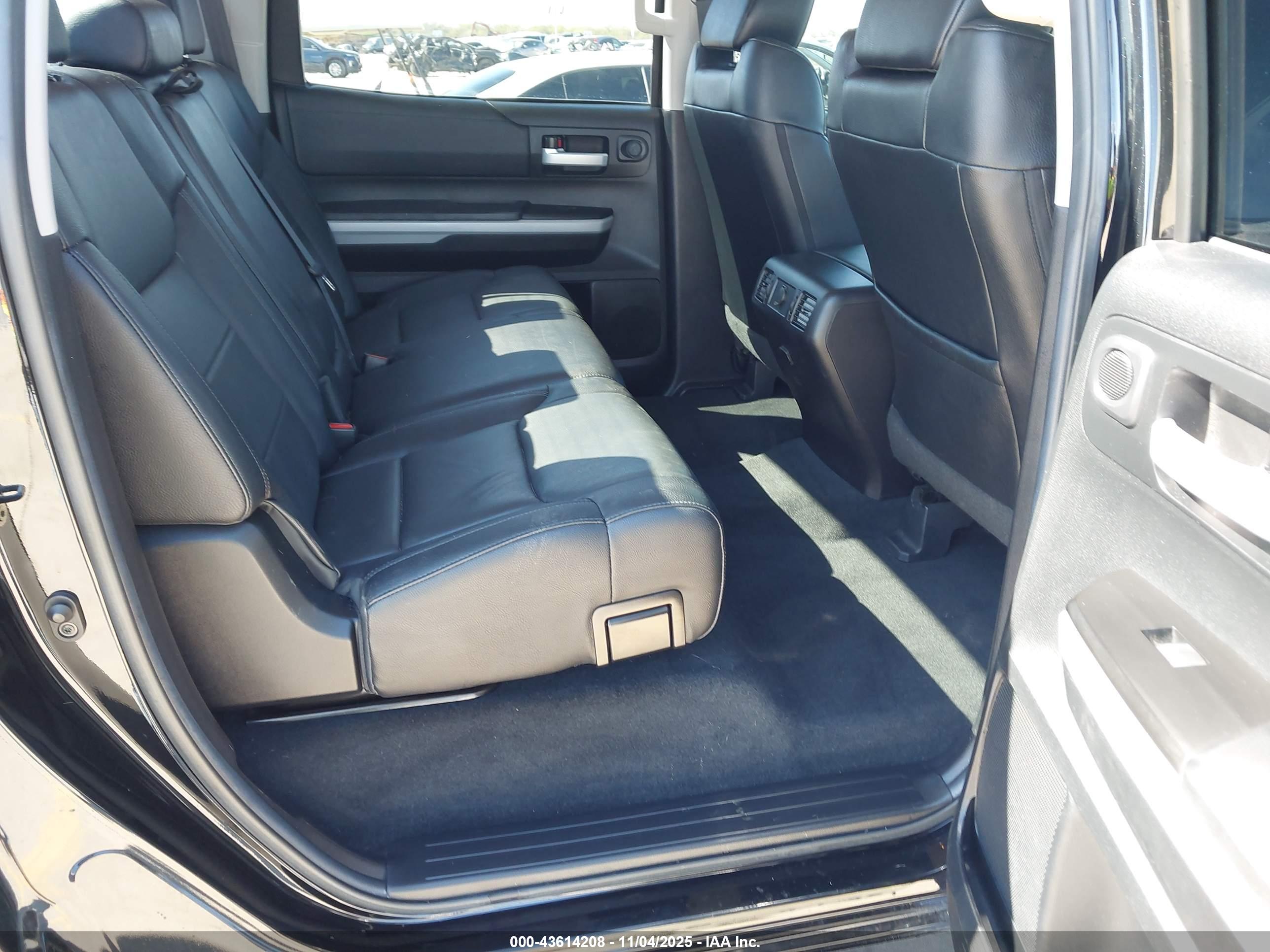 TOYOTA TUNDRA image 8
