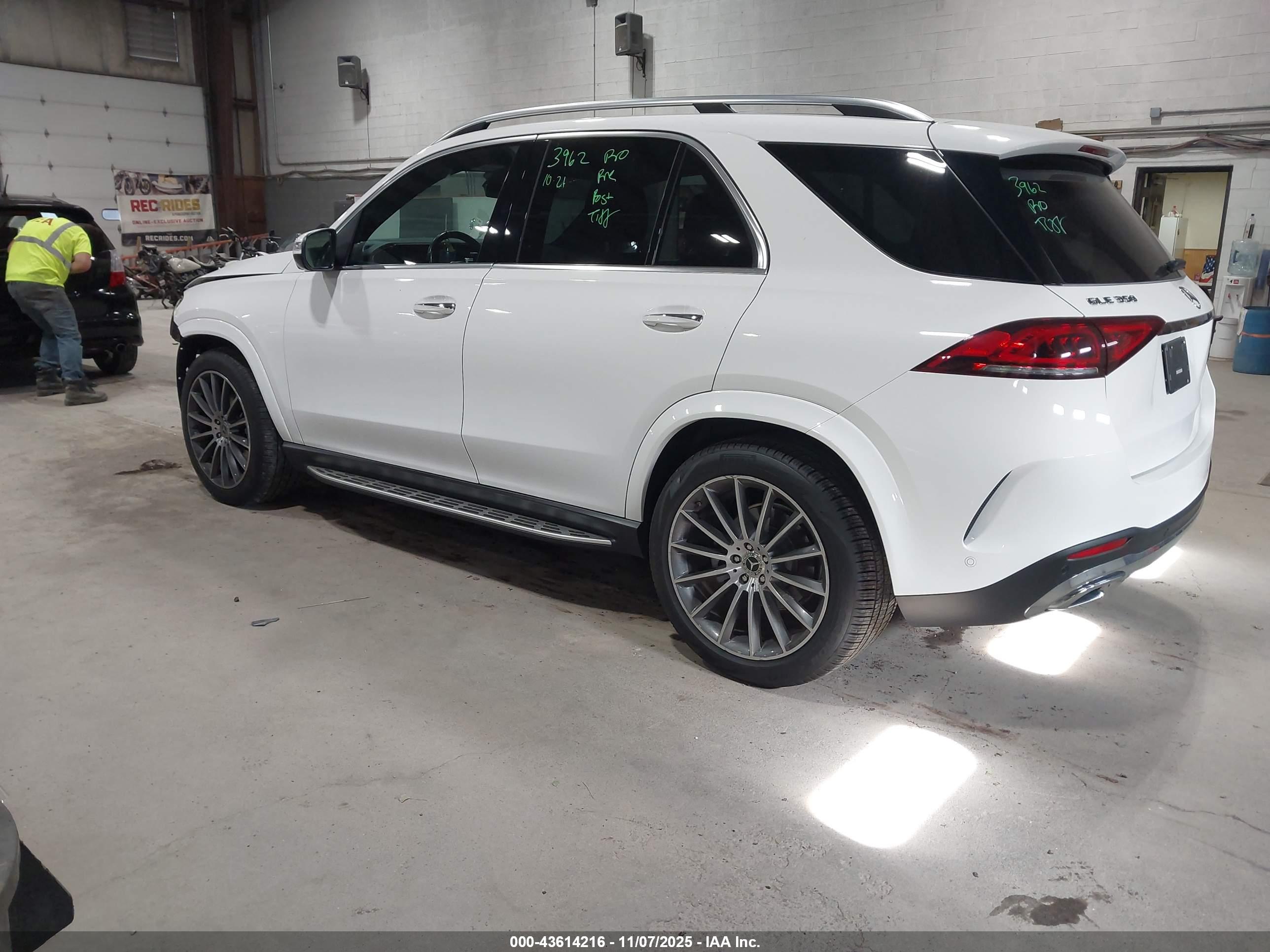 MERCEDES-BENZ GLE image 3