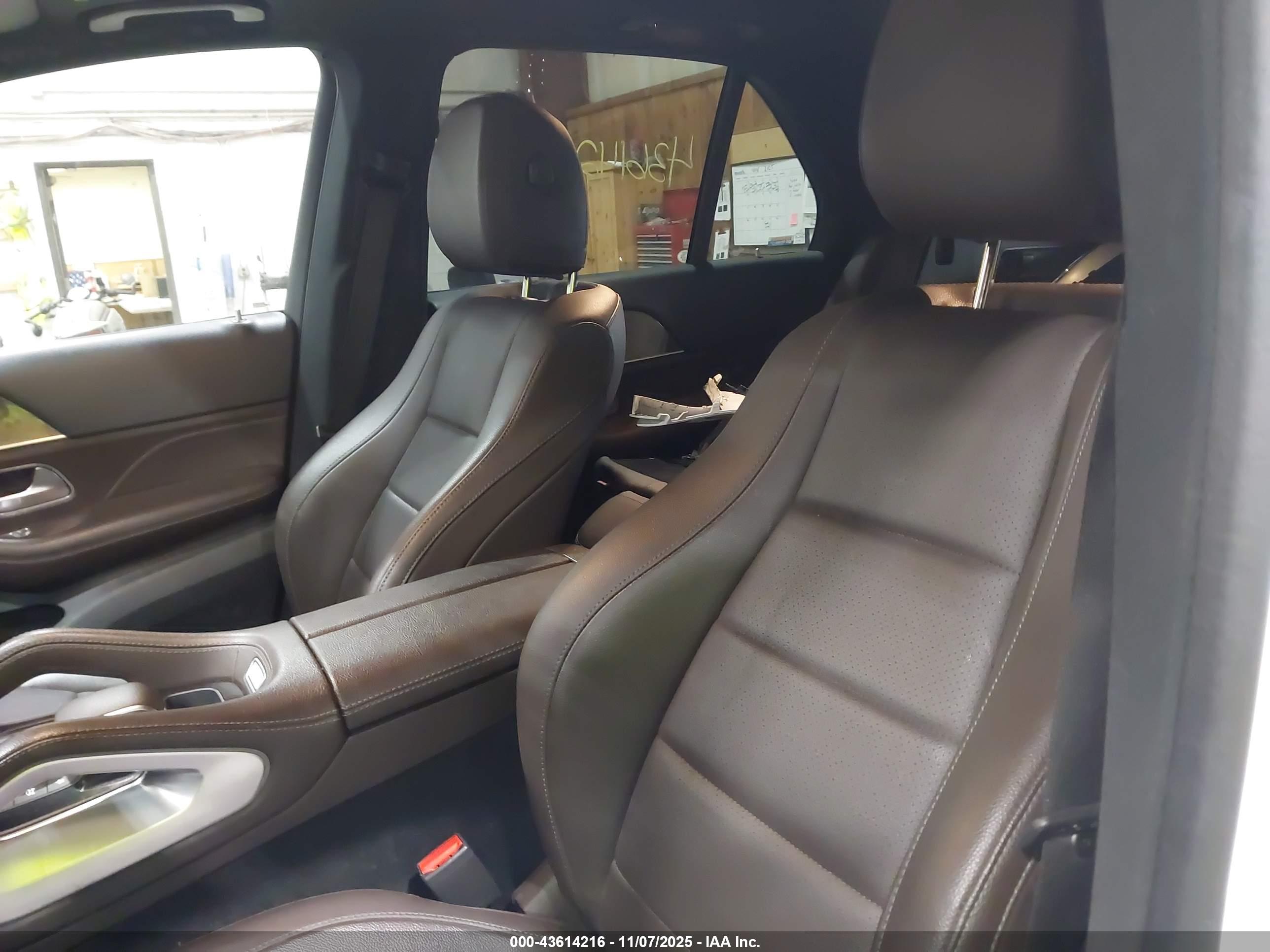 MERCEDES-BENZ GLE image 8