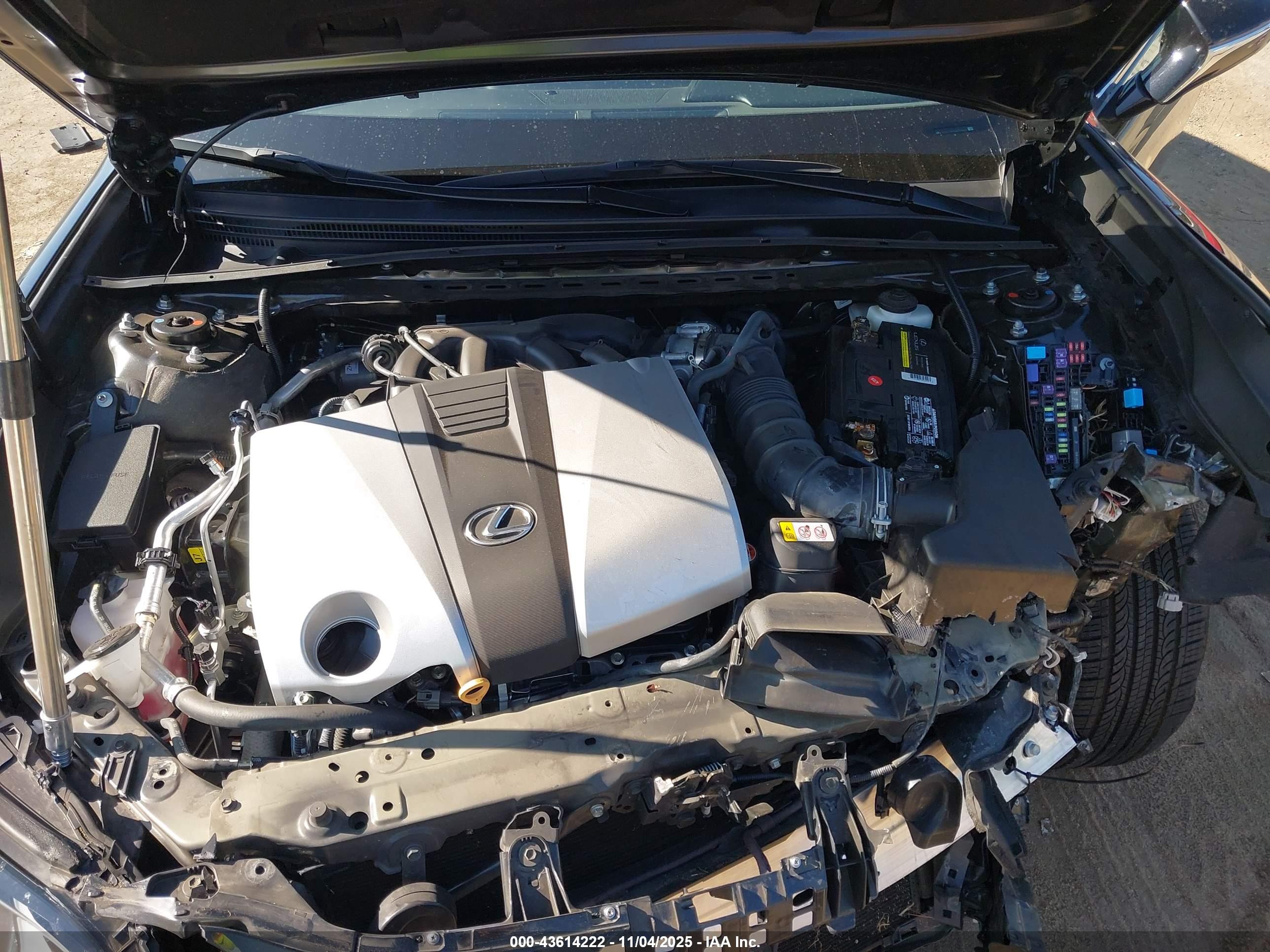 LEXUS ES image 10