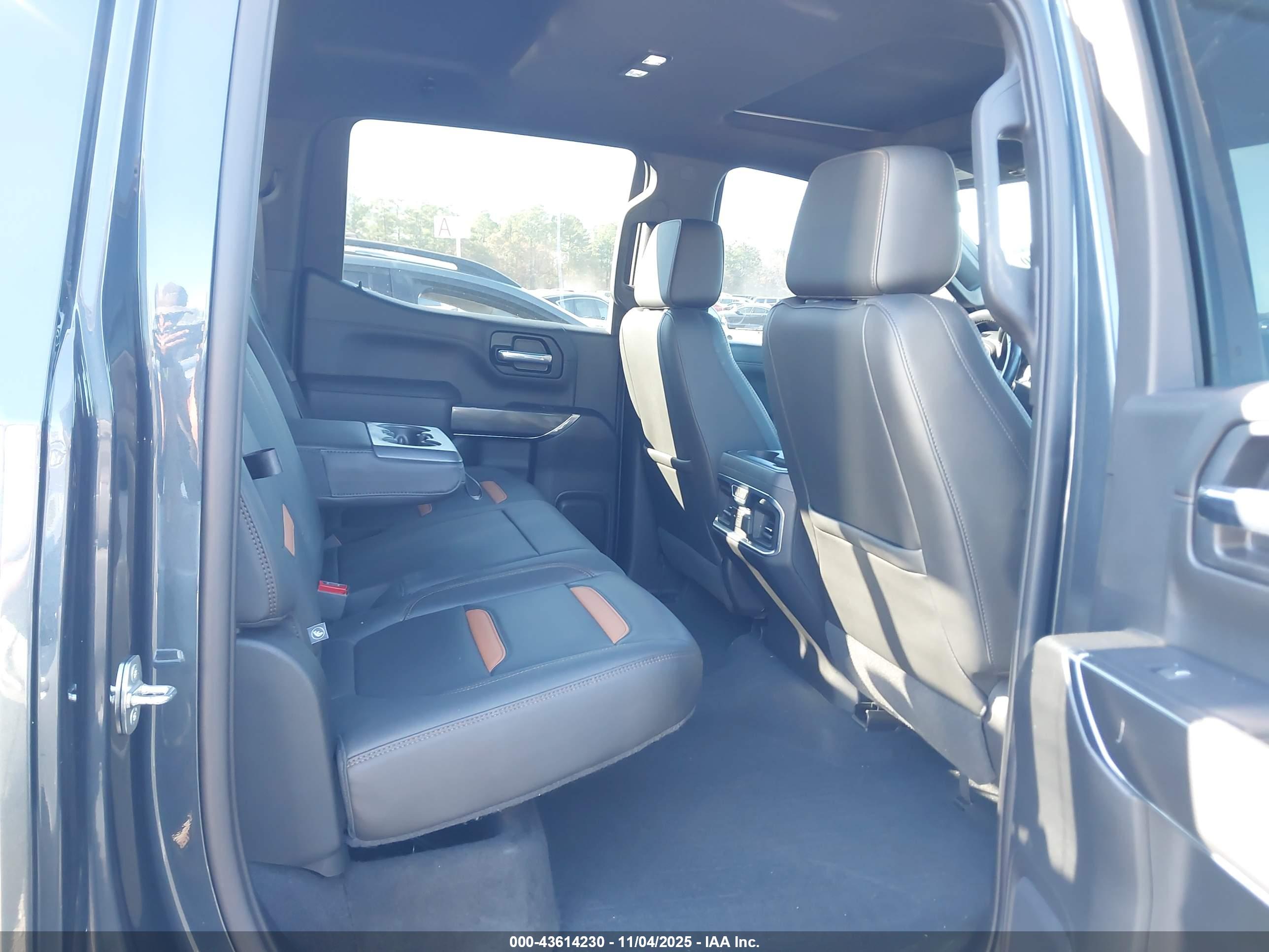 GMC SIERRA image 8