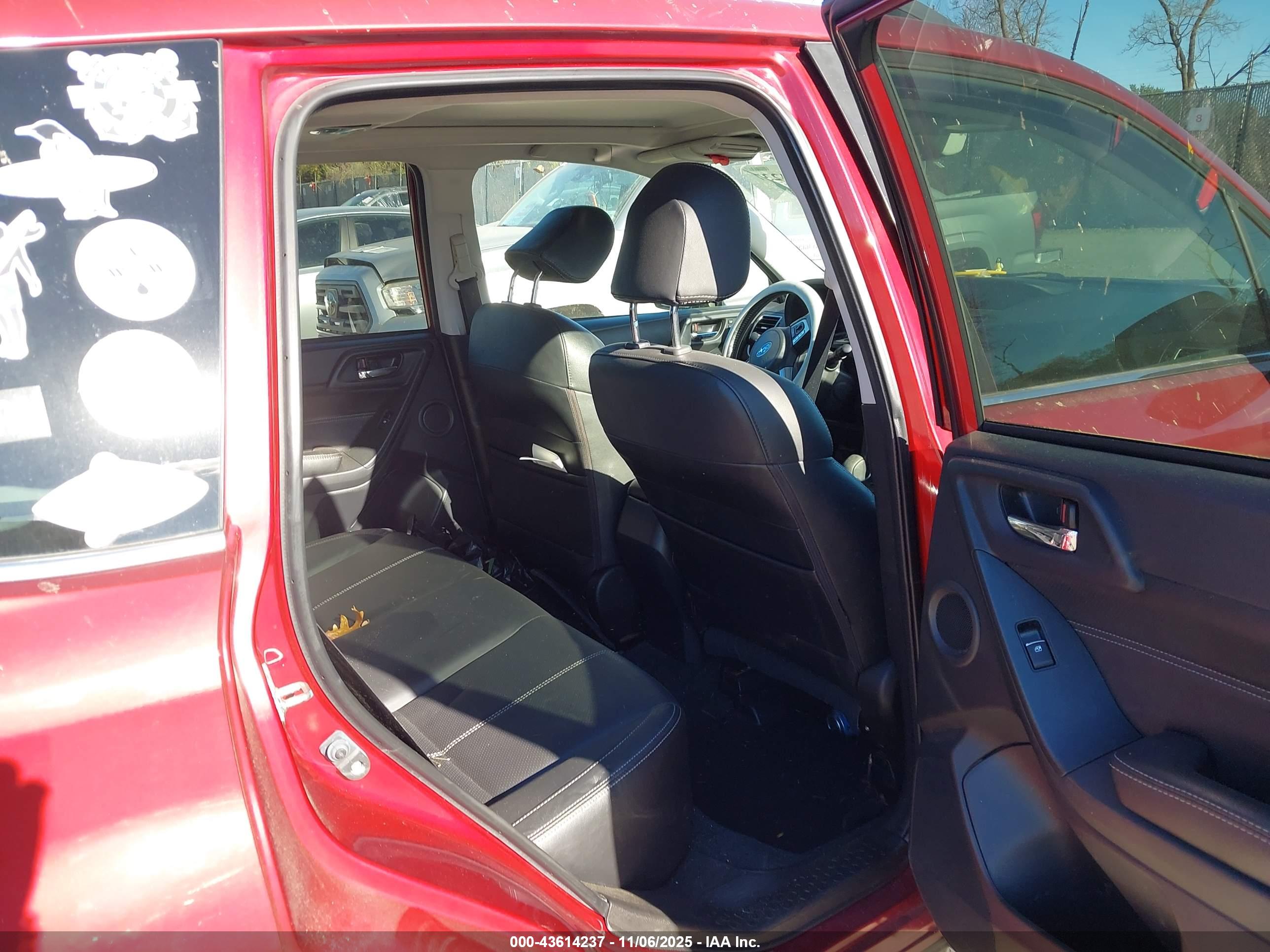 SUBARU FORESTER image 8
