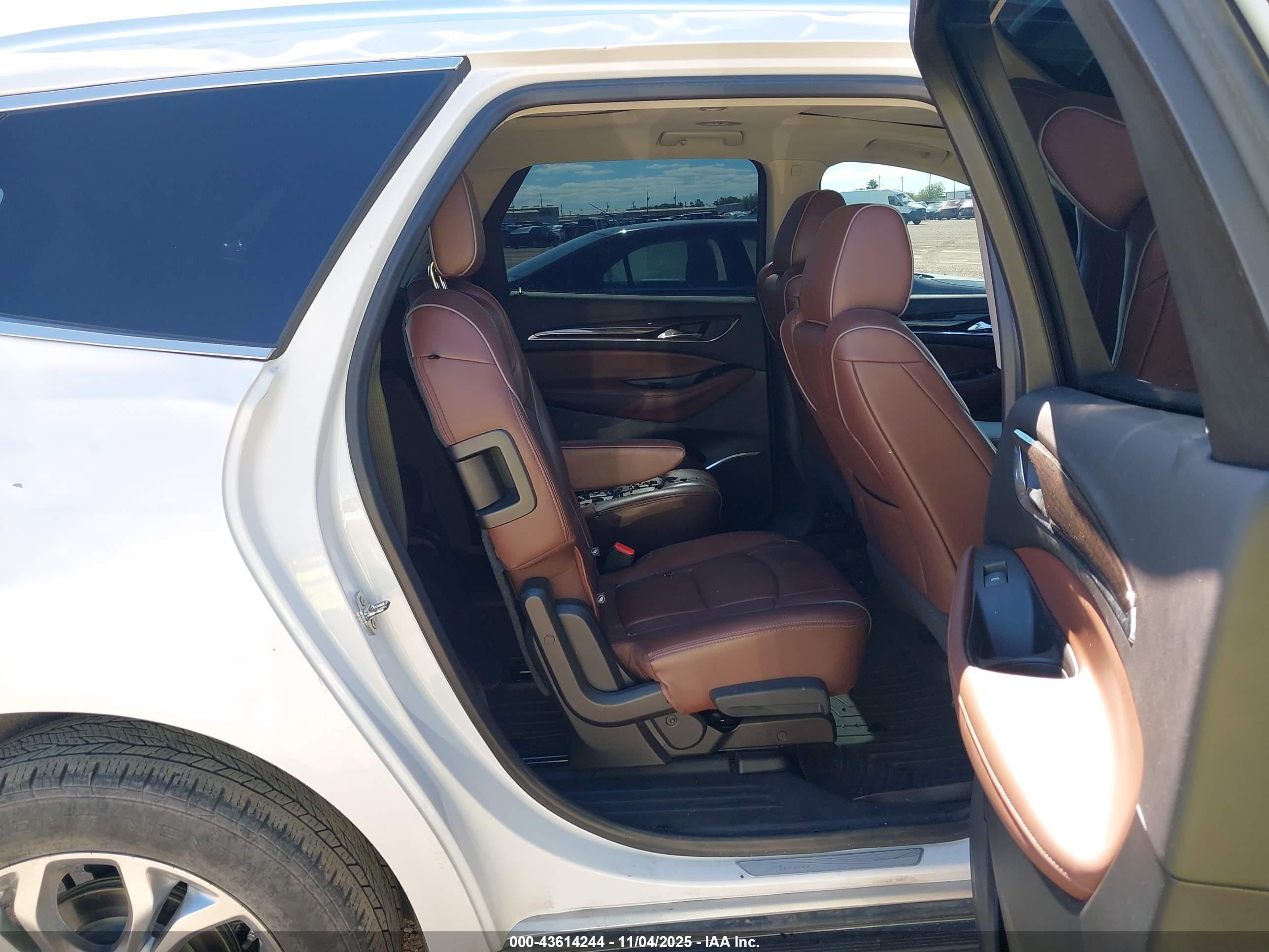 BUICK ENCLAVE image 8