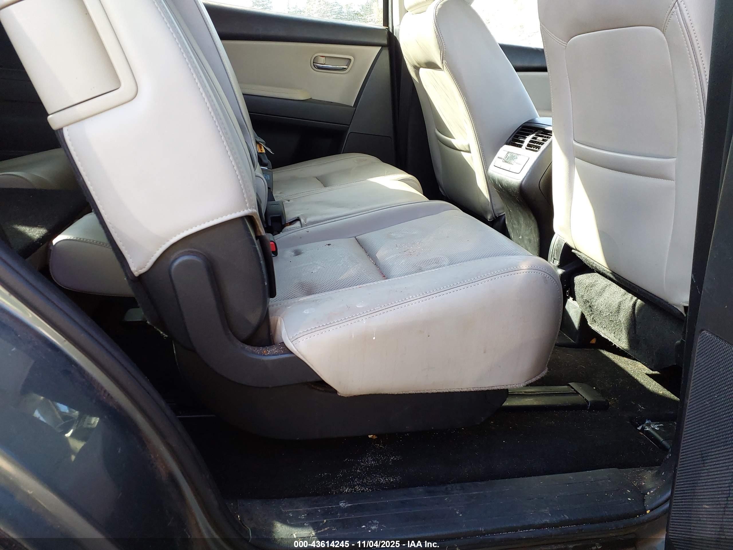 MAZDA CX-9 image 8