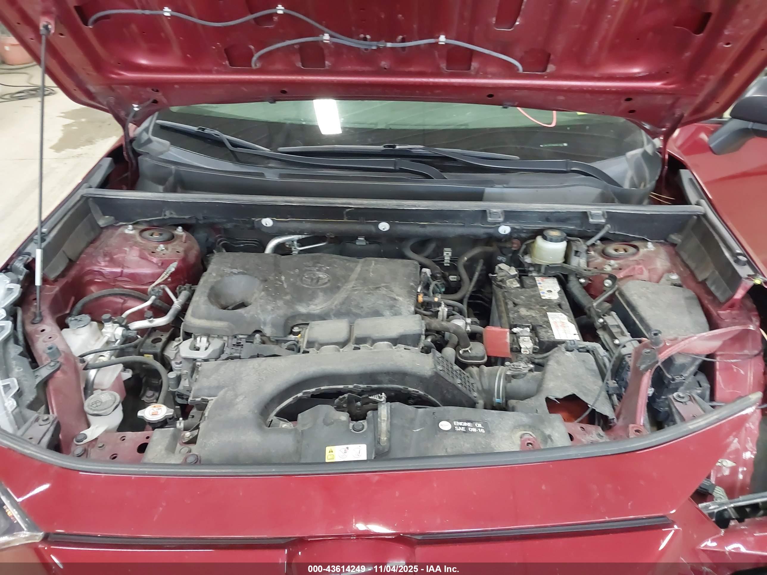 TOYOTA RAV4 image 10
