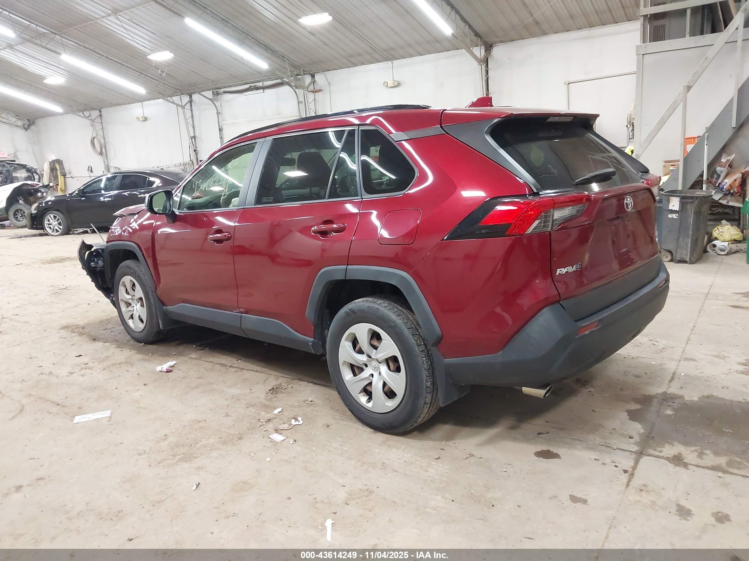 TOYOTA RAV4 image 3